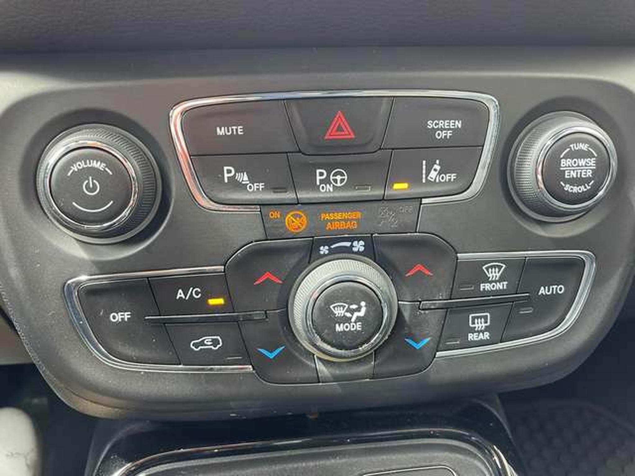 Jeep Compass 4x4 Auto Limited JUSQU'A 48 MOIS DE GARANTIE (2019) - Foto 22