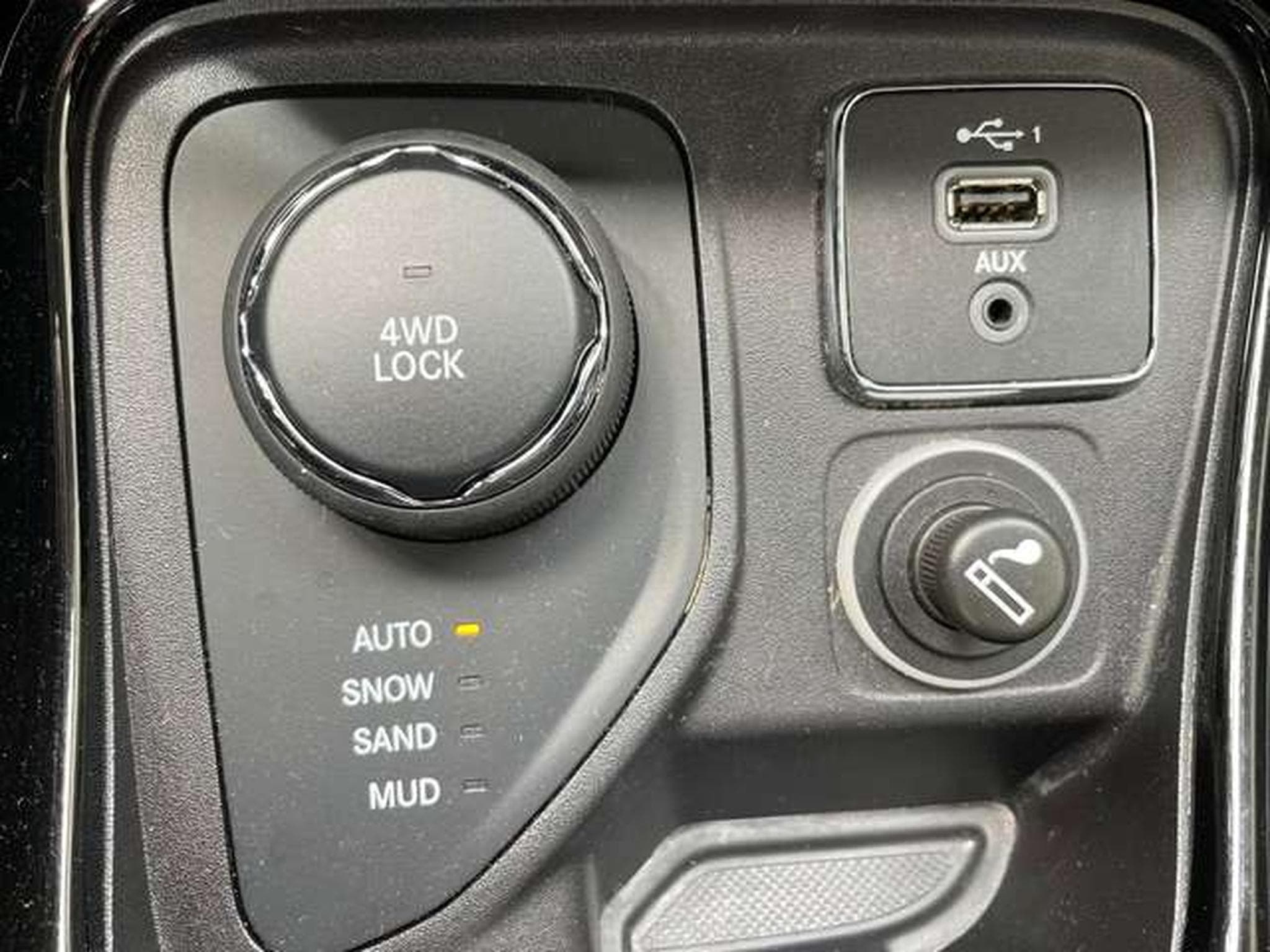 Jeep Compass 4x4 Auto Limited JUSQU'A 48 MOIS DE GARANTIE (2019) - Foto 23