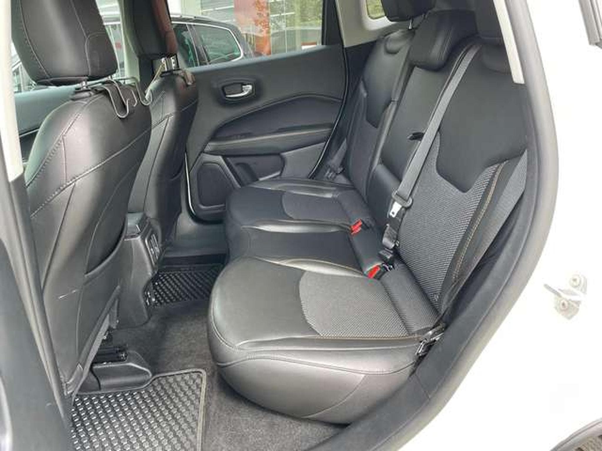 Jeep Compass 4x4 Auto Limited JUSQU'A 48 MOIS DE GARANTIE (2019) - Foto 24