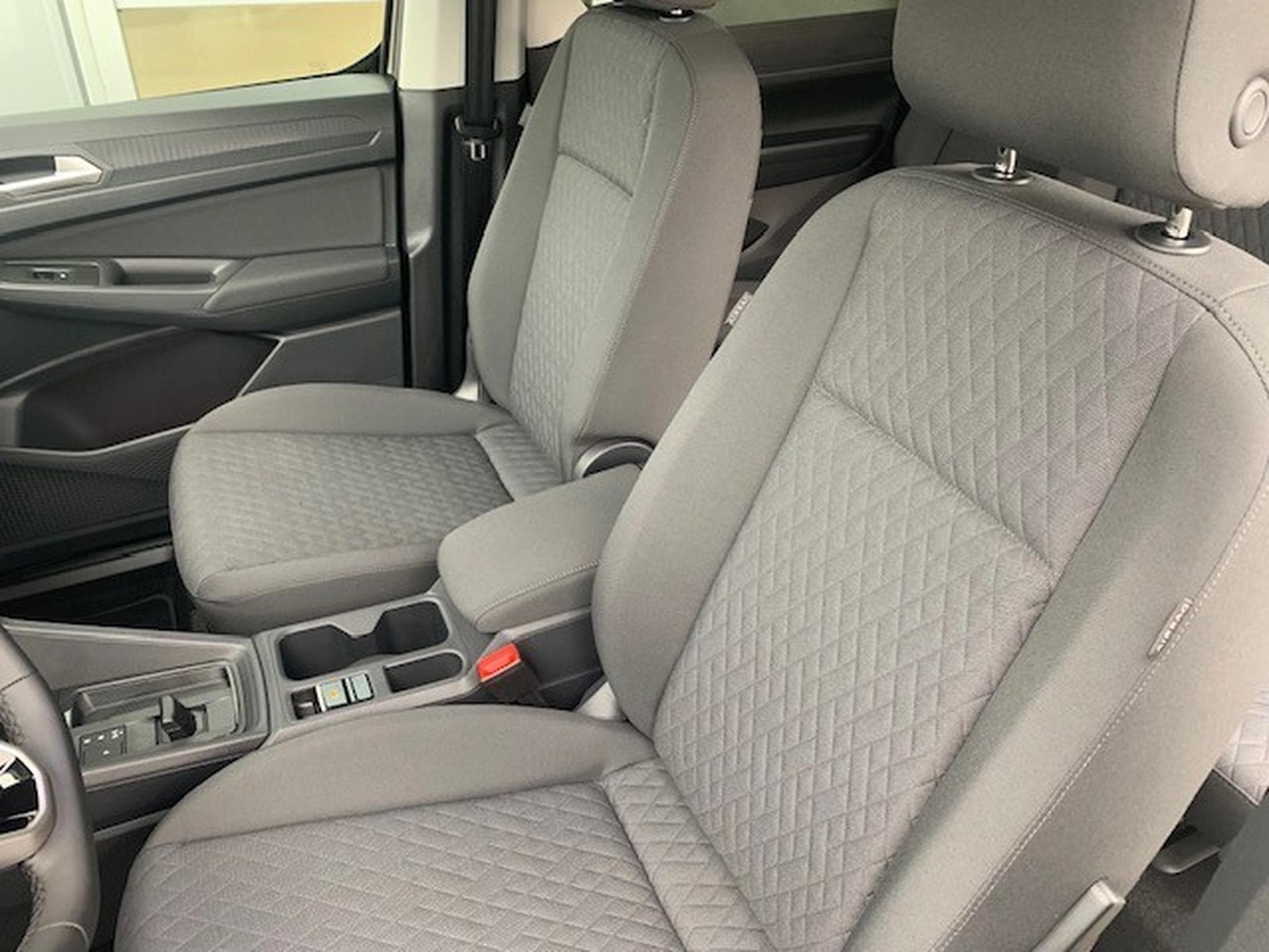 VW Caddy LIFE 1.5TSI 116CV DSG7 (2026) - Photo 2