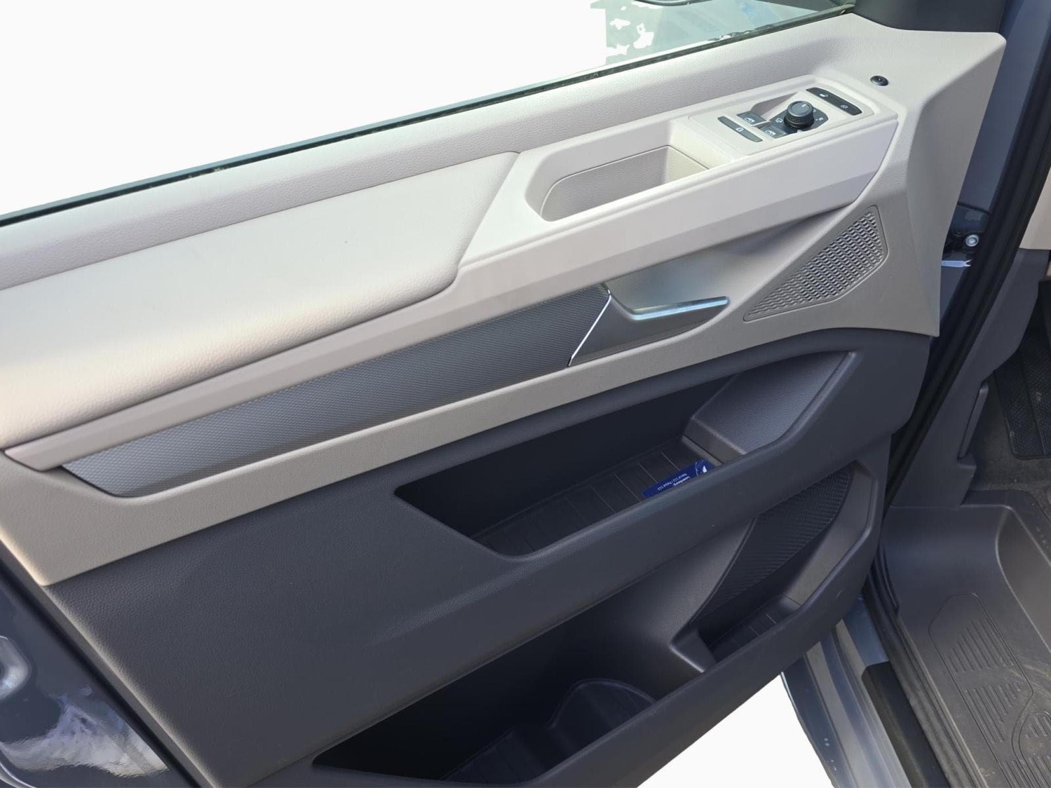 VW California Coast (2026) - Photo 14