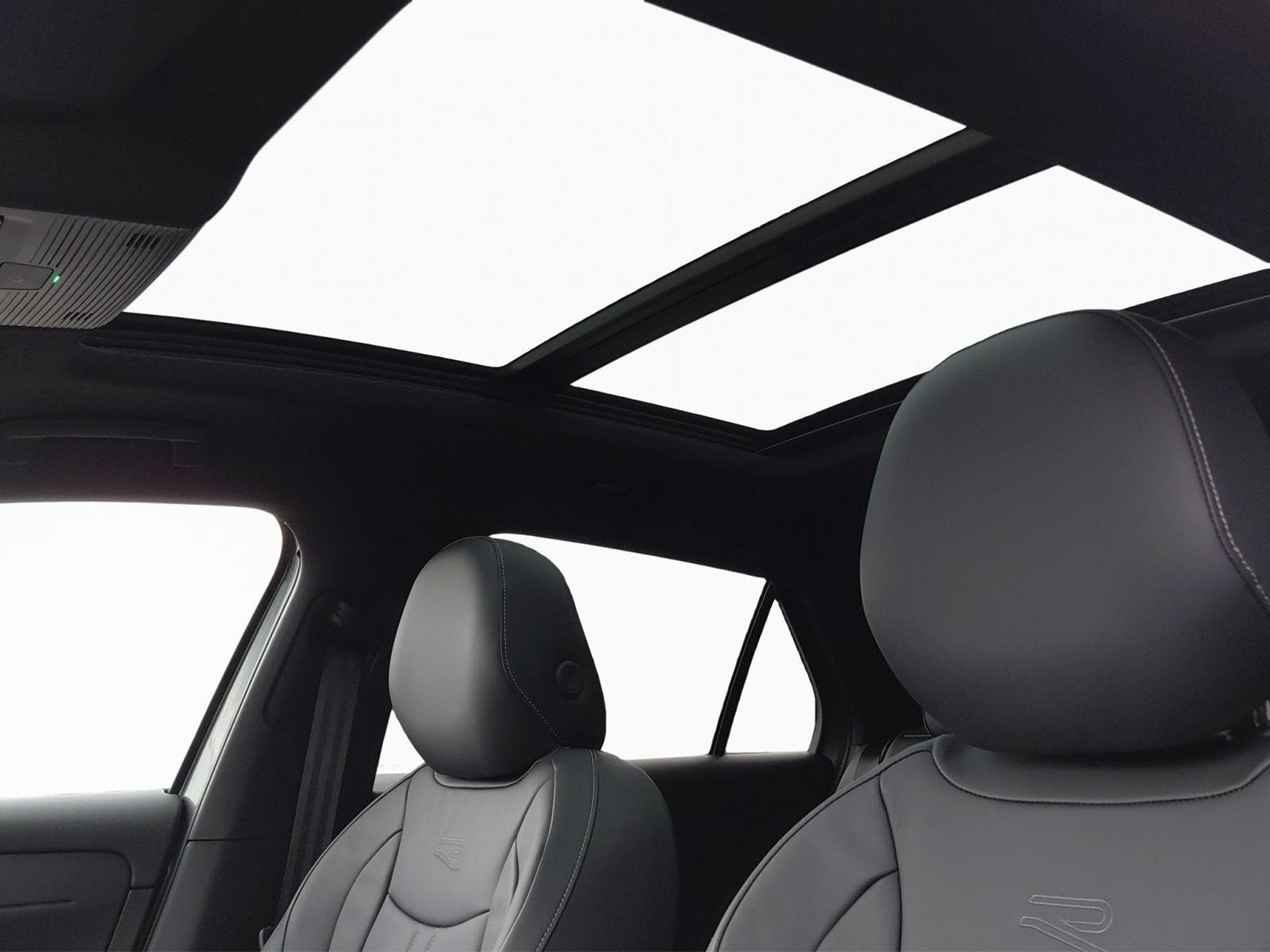 VW T-Roc R-Line (2026) - Photo 15