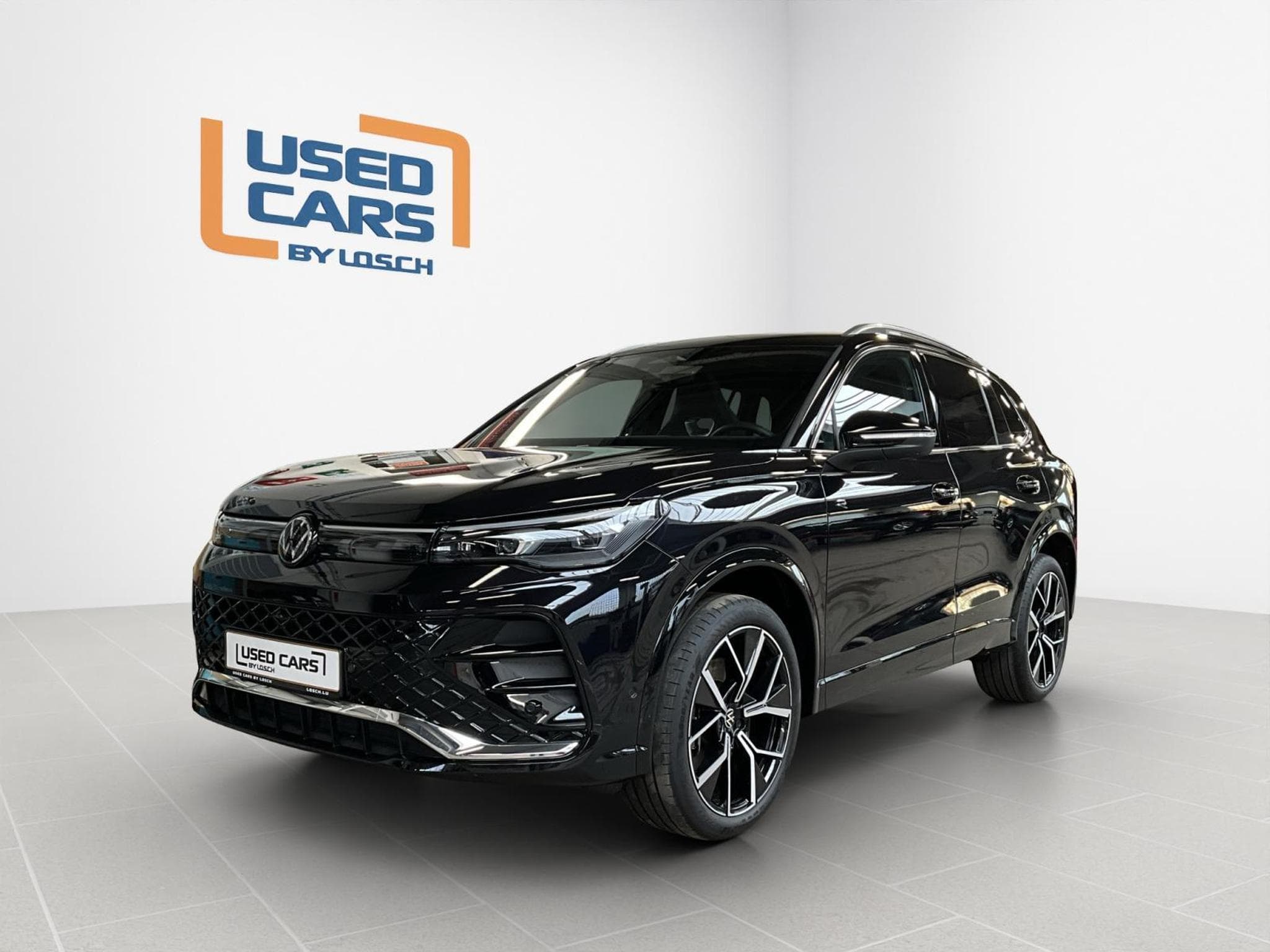 VW Tiguan R-Line+DSG+4x4+AHK+P.Info (2024) - Photo 1