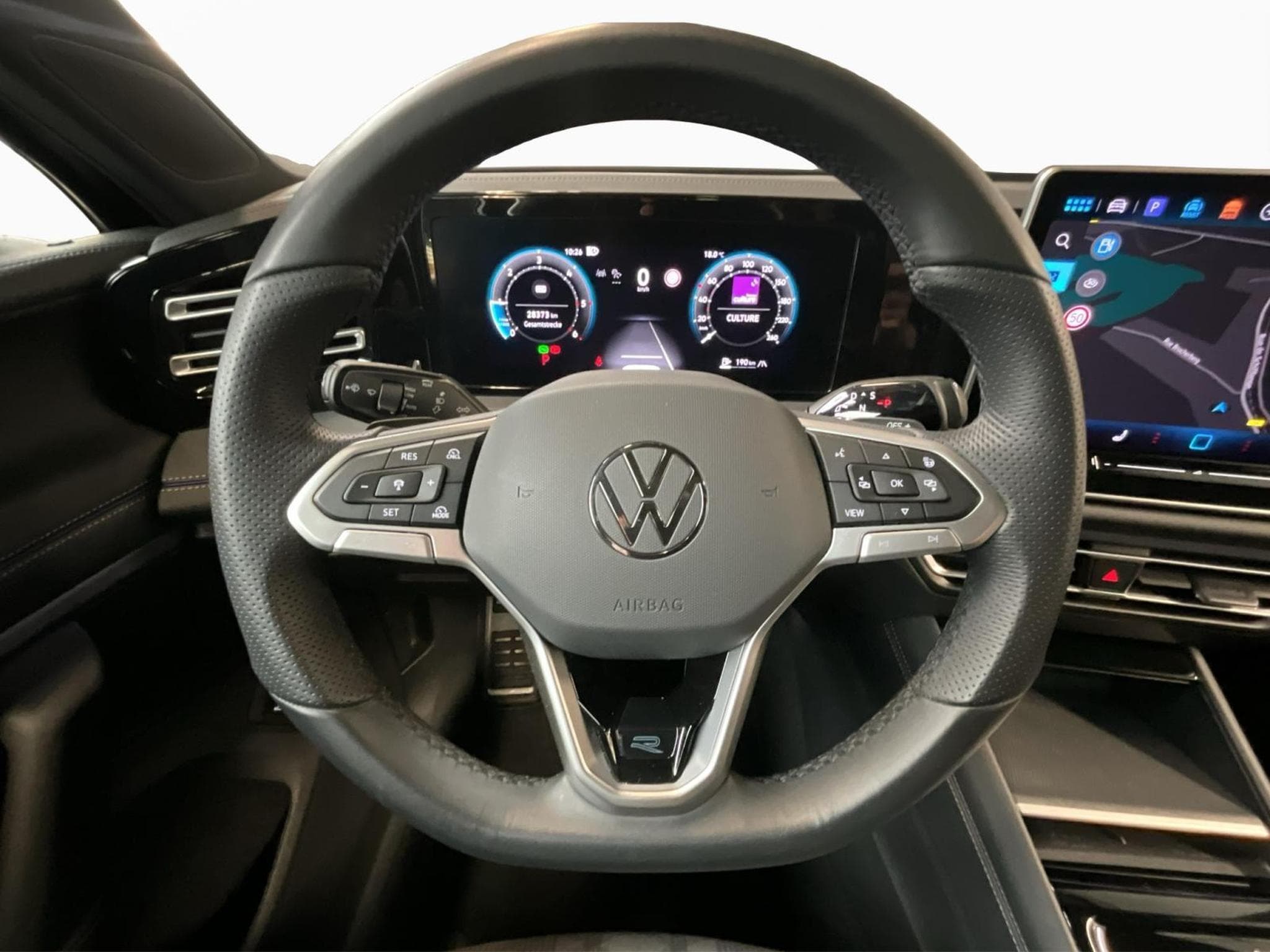 VW Tiguan R-Line+DSG+4x4+AHK+P.Info (2024) - Photo 10