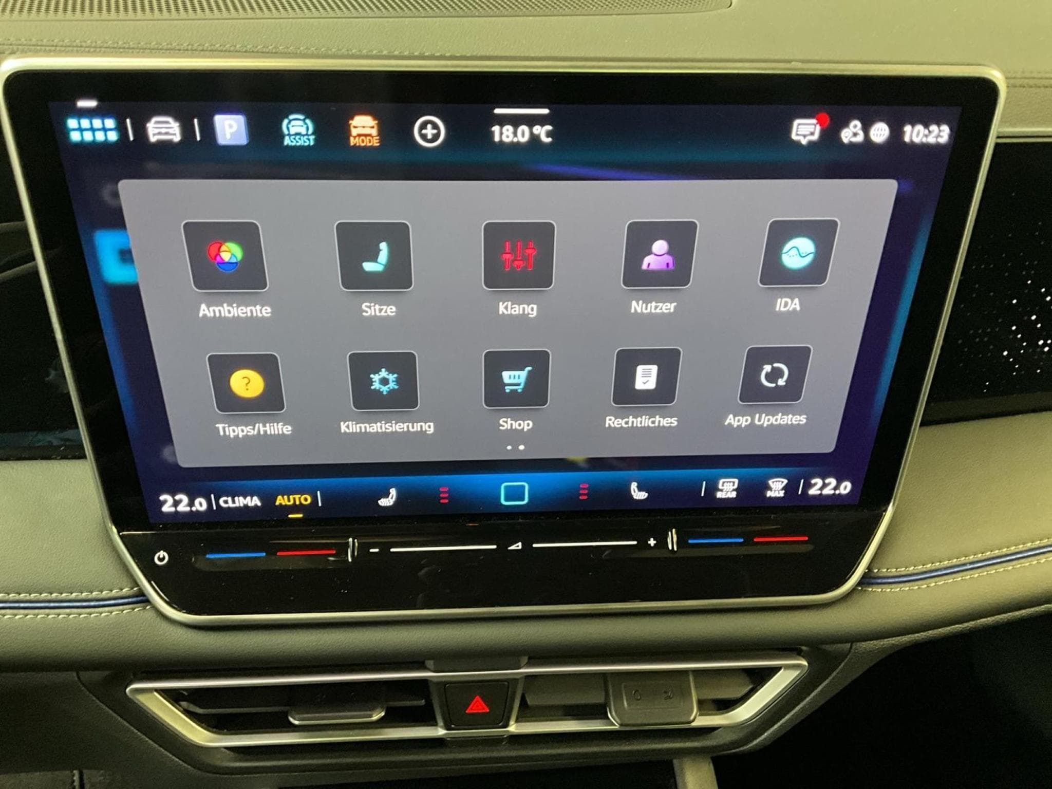 VW Tiguan R-Line+DSG+4x4+AHK+P.Info (2024) - Photo 21