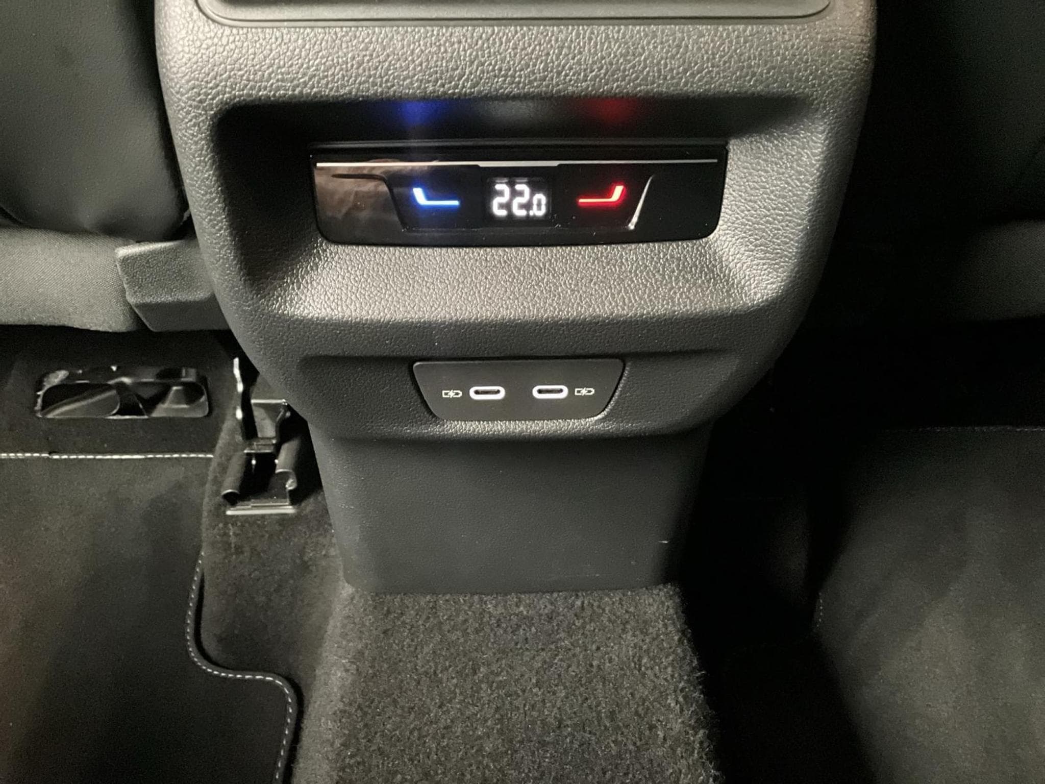 VW Tiguan R-Line+DSG+4x4+AHK+P.Info (2024) - Photo 23