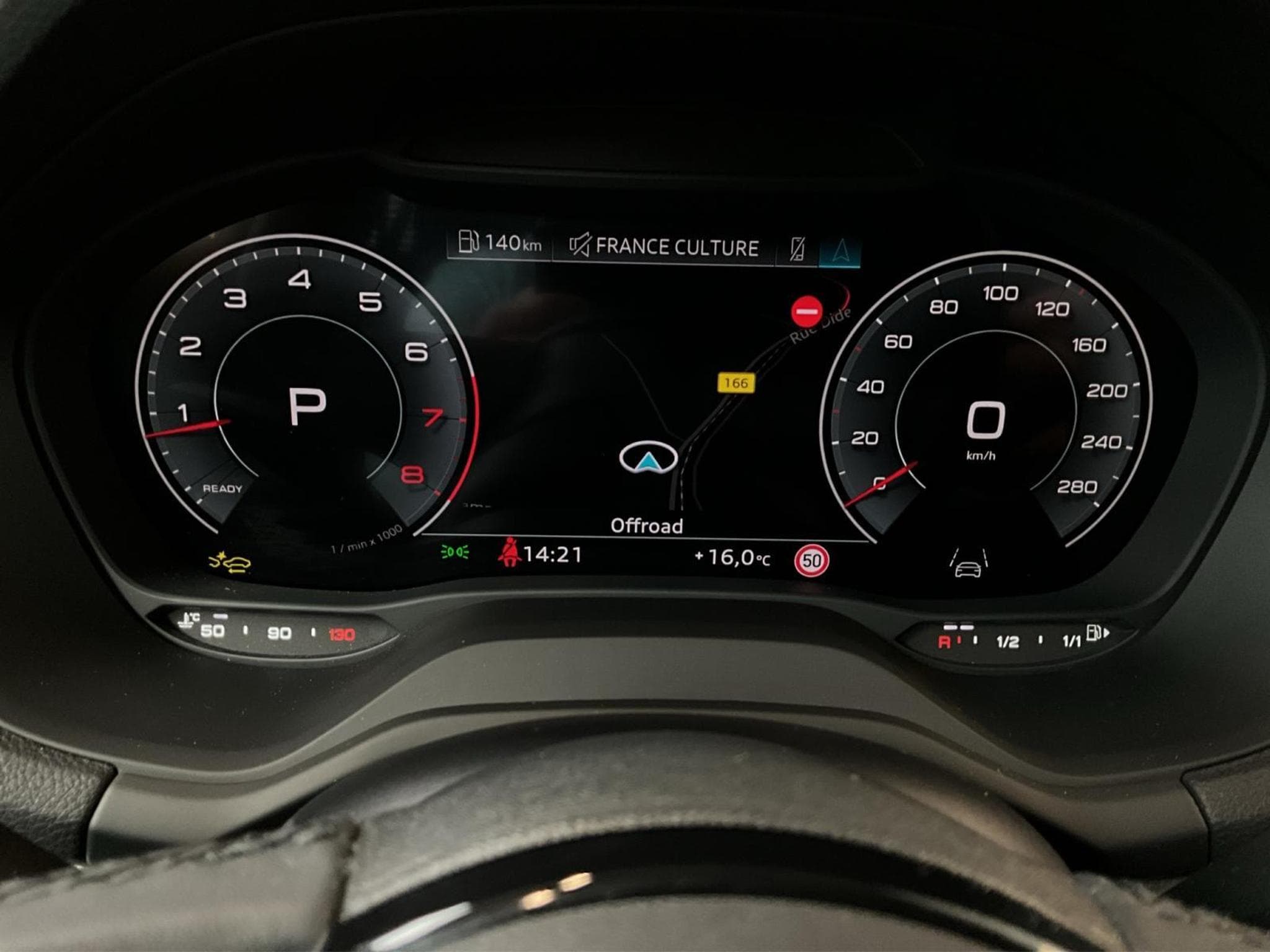 Audi Q2 Advanced+35TFSI+S-Tronic+Matrix-LED+P.Business (2025) - Photo 11