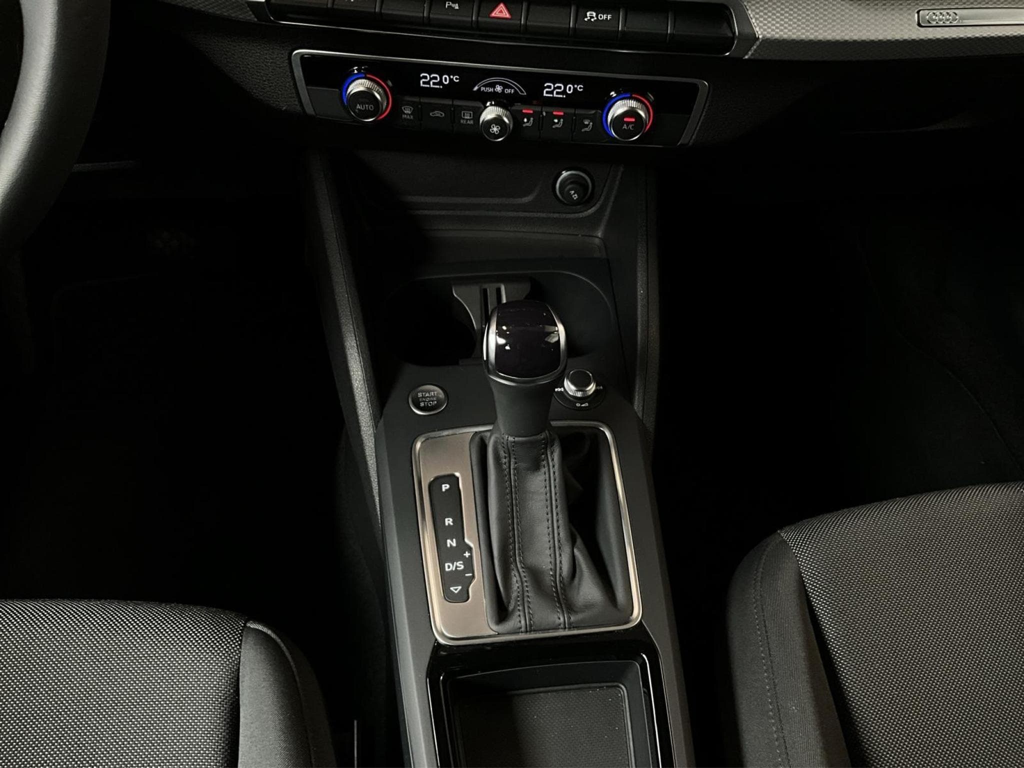 Audi Q2 Advanced+35TFSI+S-Tronic+Matrix-LED+P.Business (2025) - Photo 12