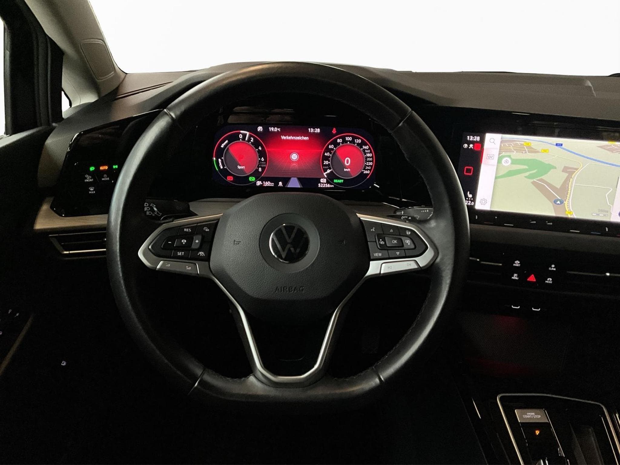 VW Golf Style+DSG+PHEV+Pano+Navi+RearView (2022) - Photo 12