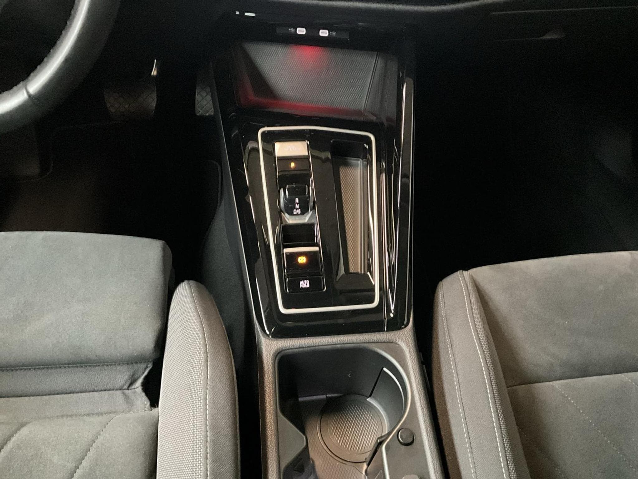 VW Golf Style+DSG+PHEV+Pano+Navi+RearView (2022) - Photo 14