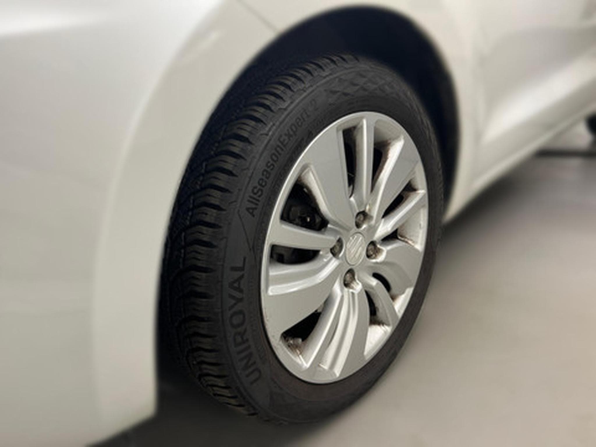 Suzuki Swift 1.0 Grand Luxe + (2017) - Photo 12