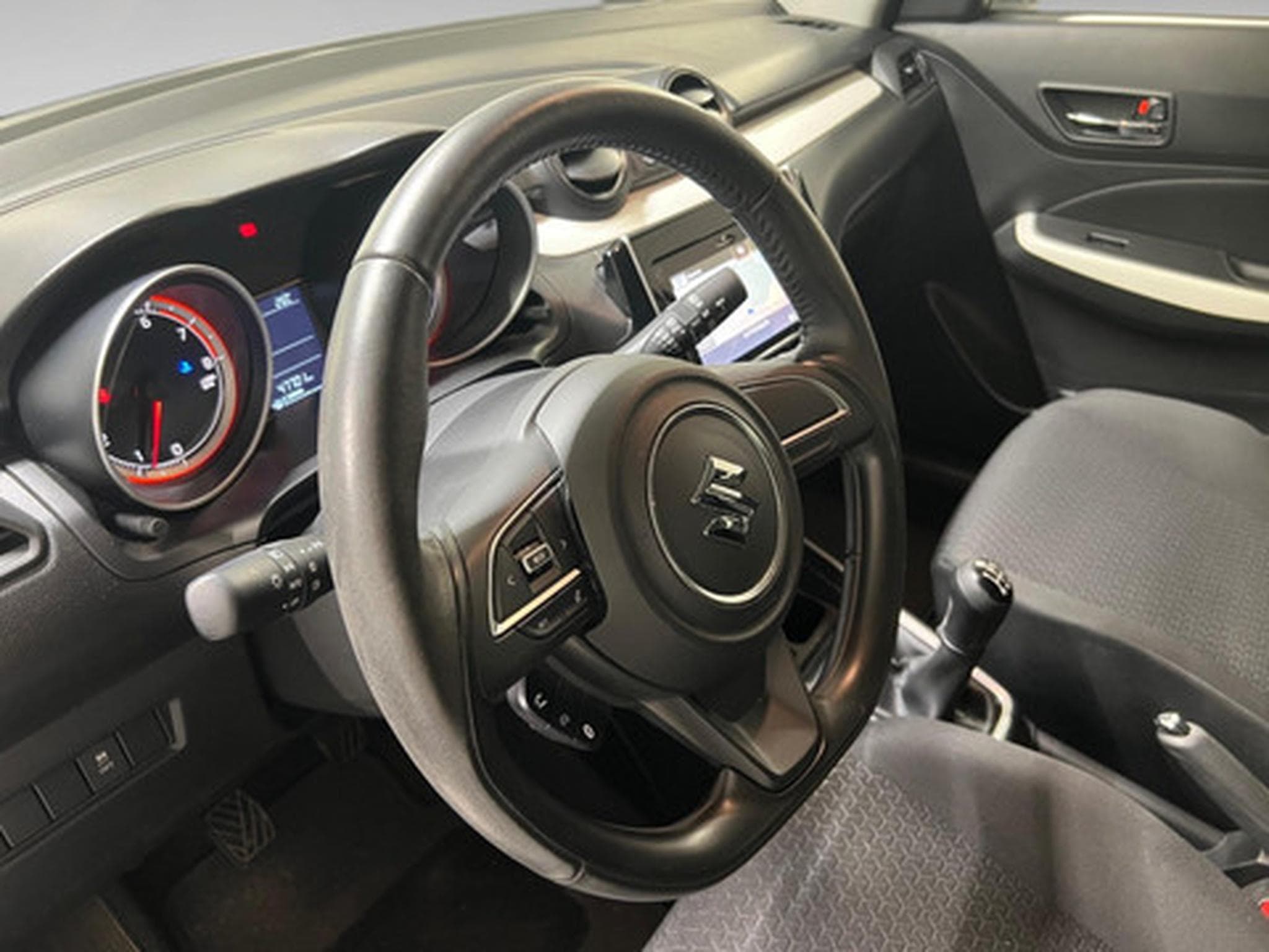 Suzuki Swift 1.0 Grand Luxe + (2017) - Photo 15