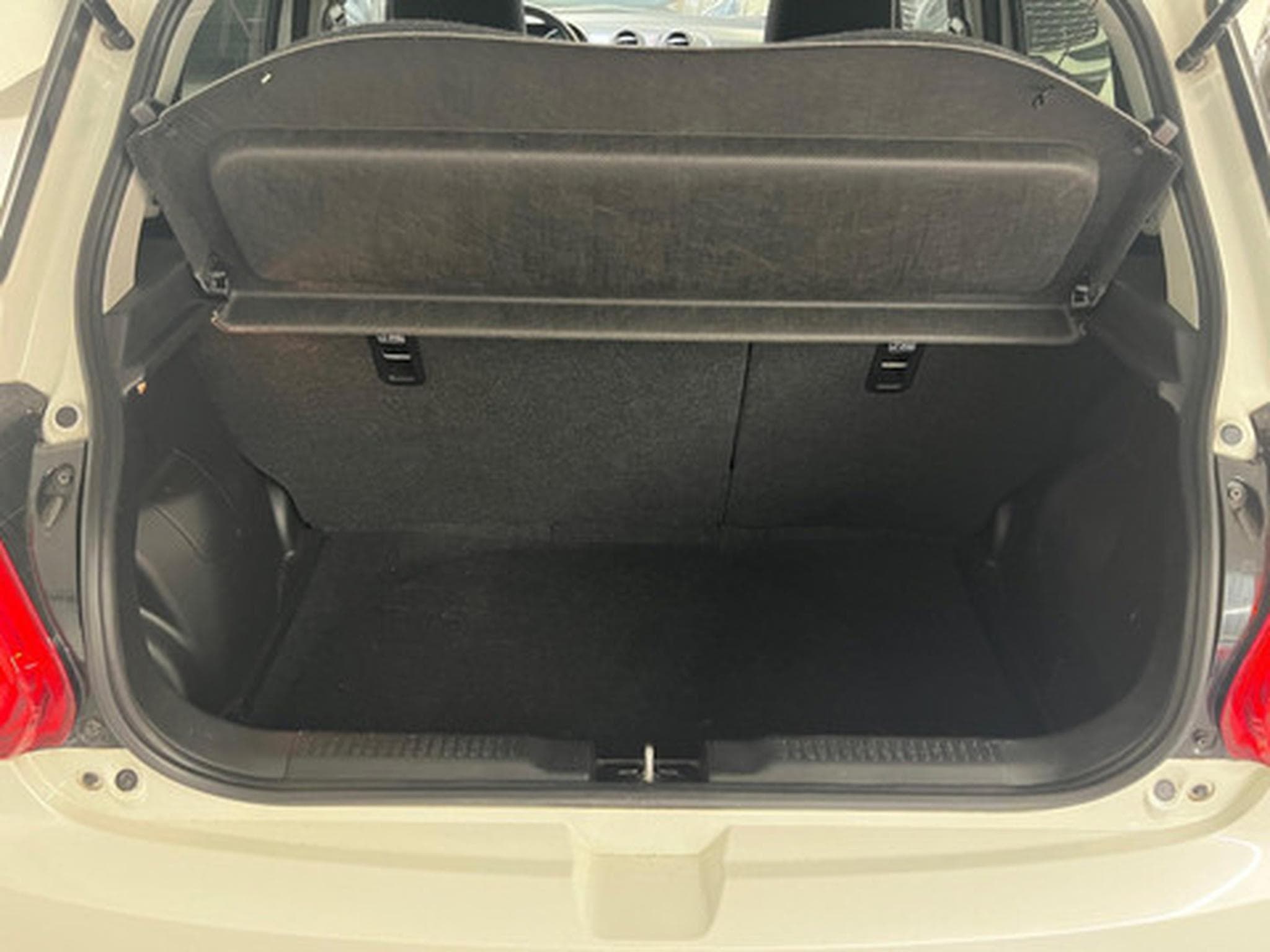 Suzuki Swift 1.0 Grand Luxe + (2017) - Photo 16
