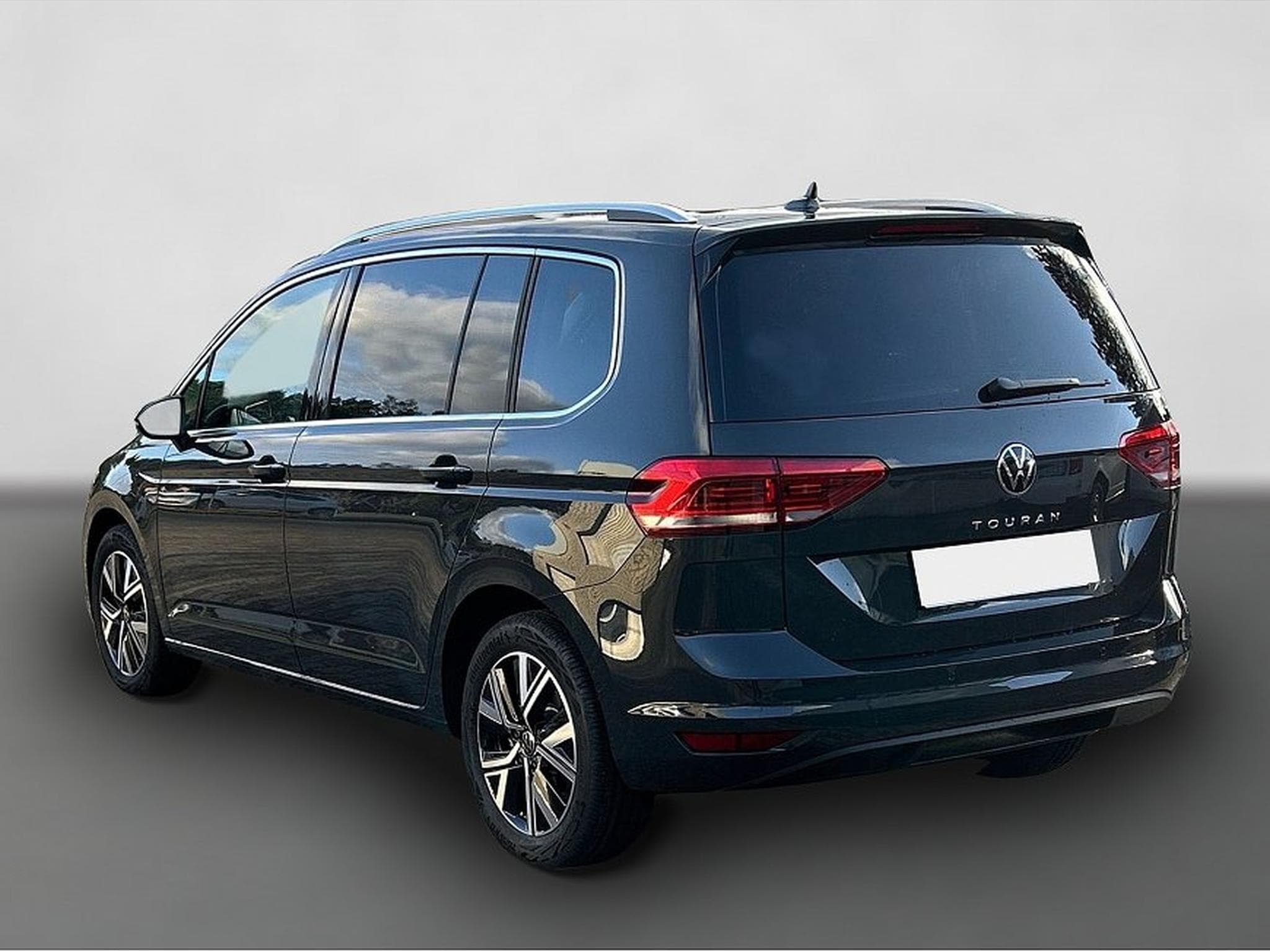 VW Touran (2024) - Photo 2
