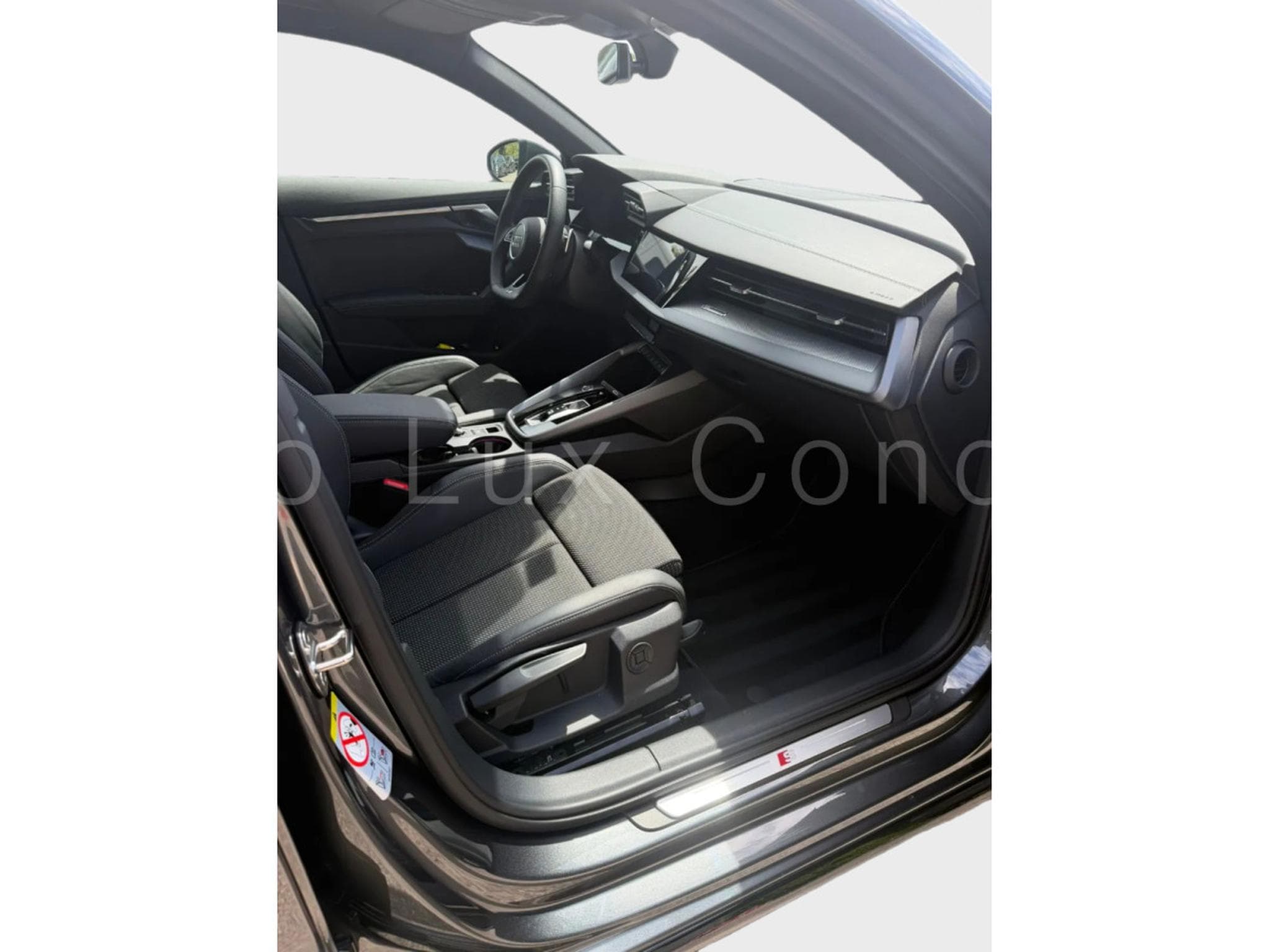 Audi A3 Sportback 40 TFSI e S line (2025) - Photo 6