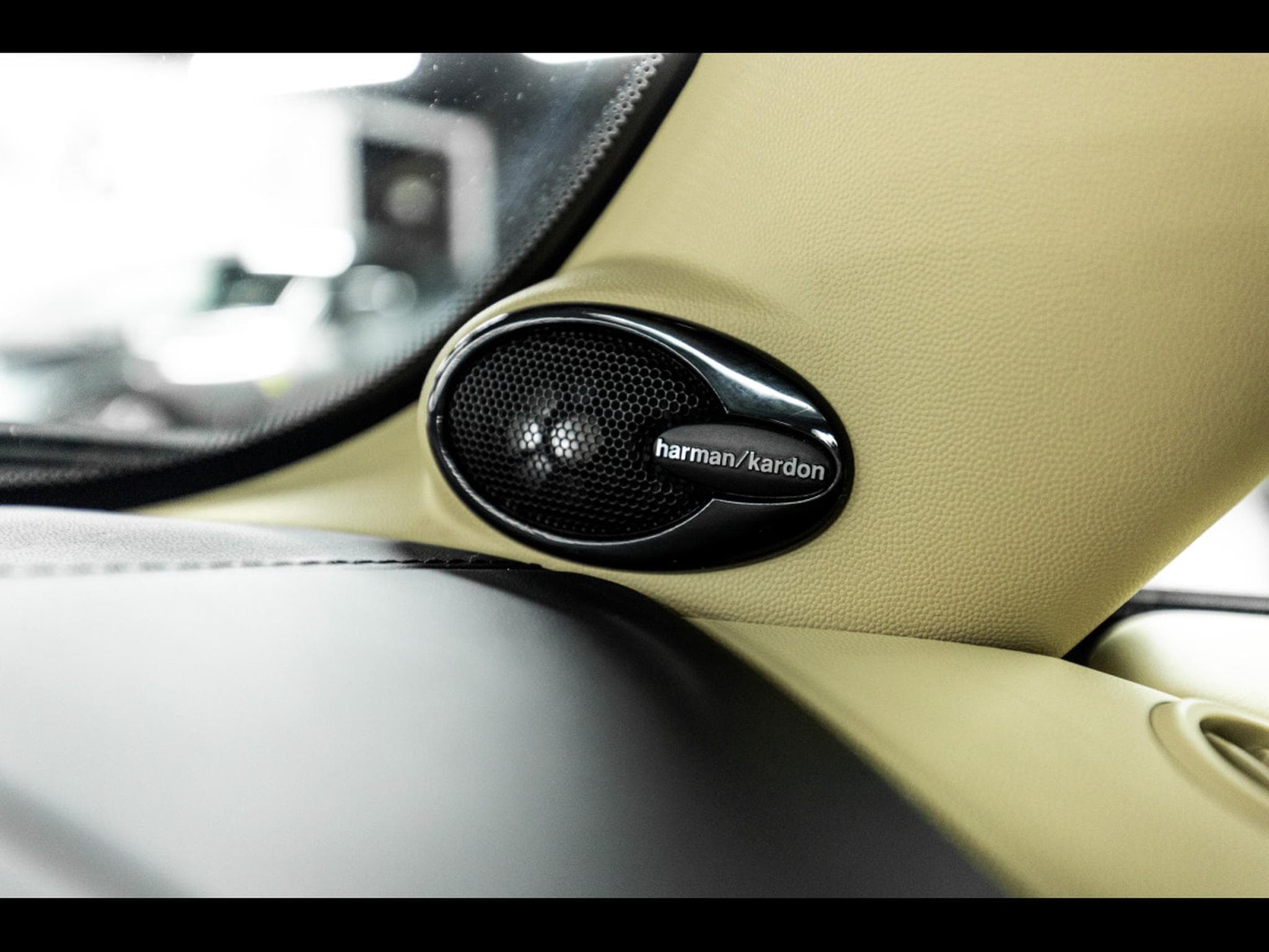 Mini Cooper S (R56) 3 PORTES AUTO GOODWOOD EDITION - 1 OF 1000 - BLACK D (2012) - Photo 24