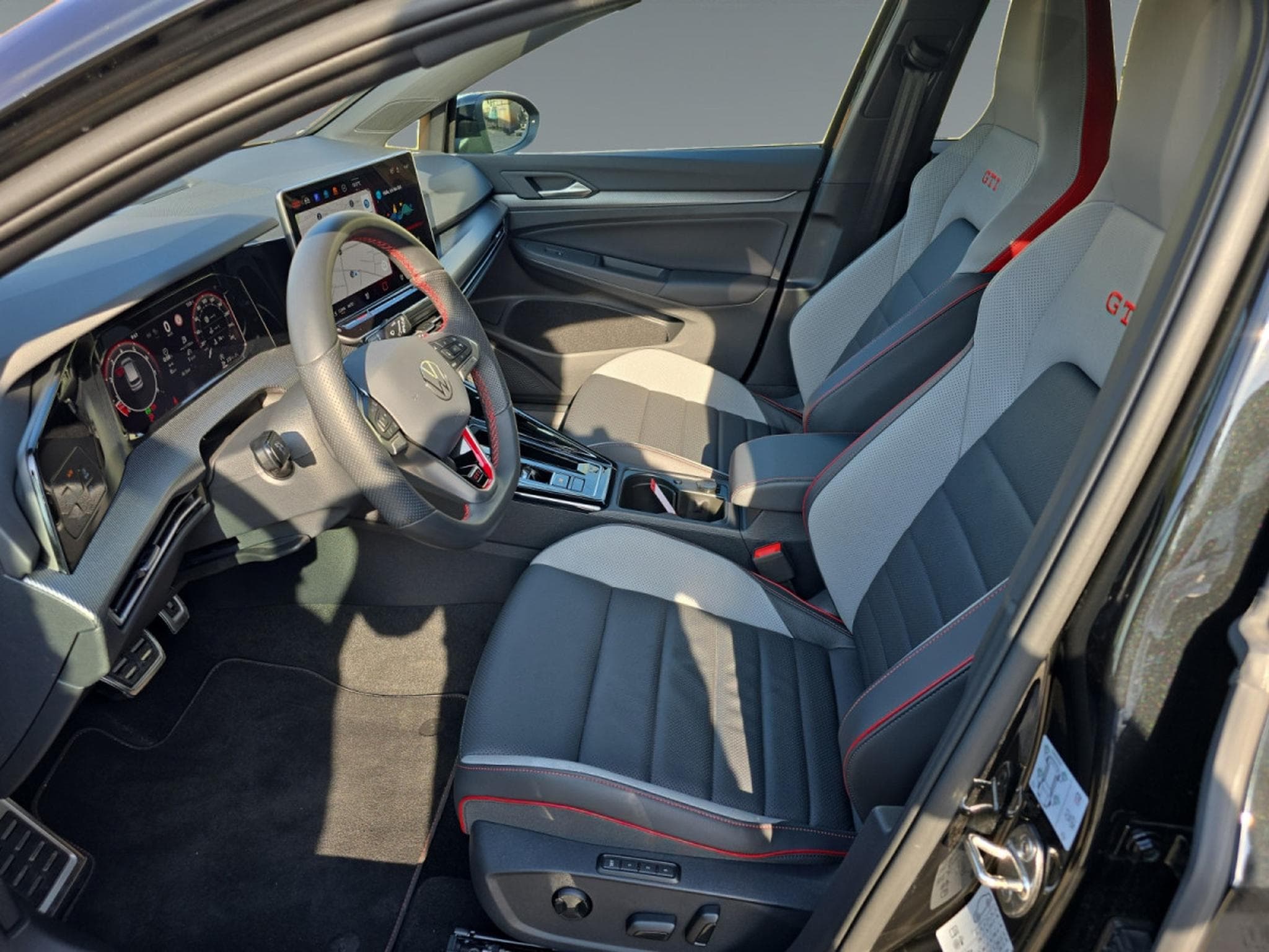 VW Golf GTI VIII (2025) - Photo 9
