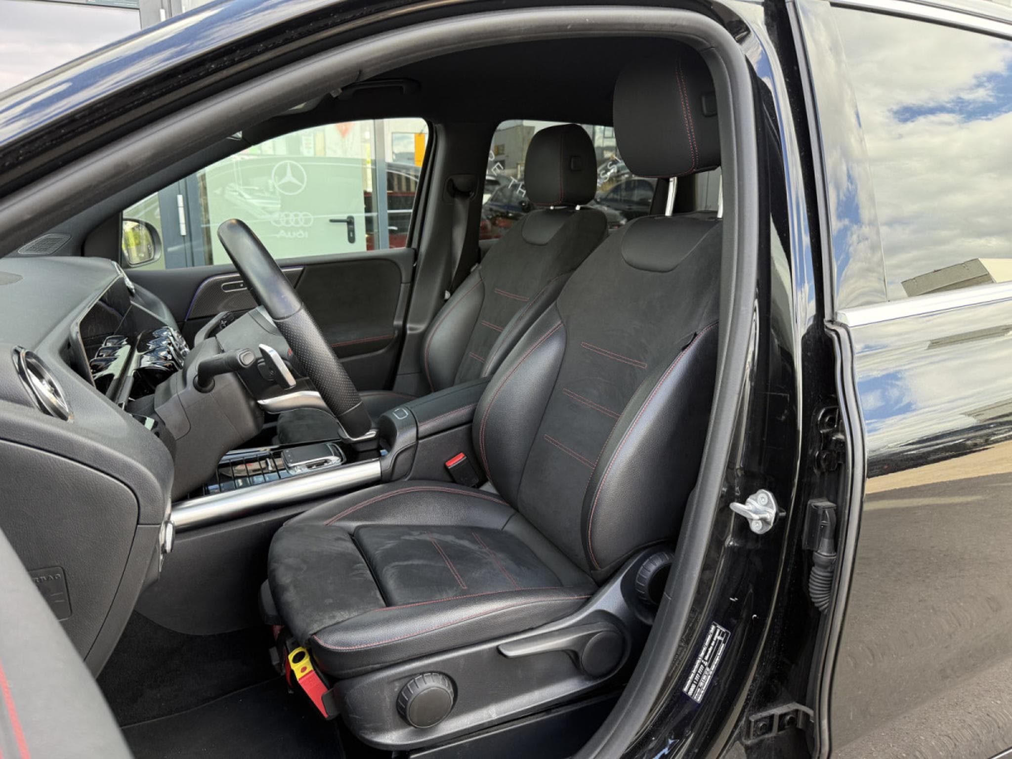 Mercedes B 180 AMG LINE/ GARANTIE 12 MOIS/ ACHAT-VENTE-REPRISE (2019) - Photo 9