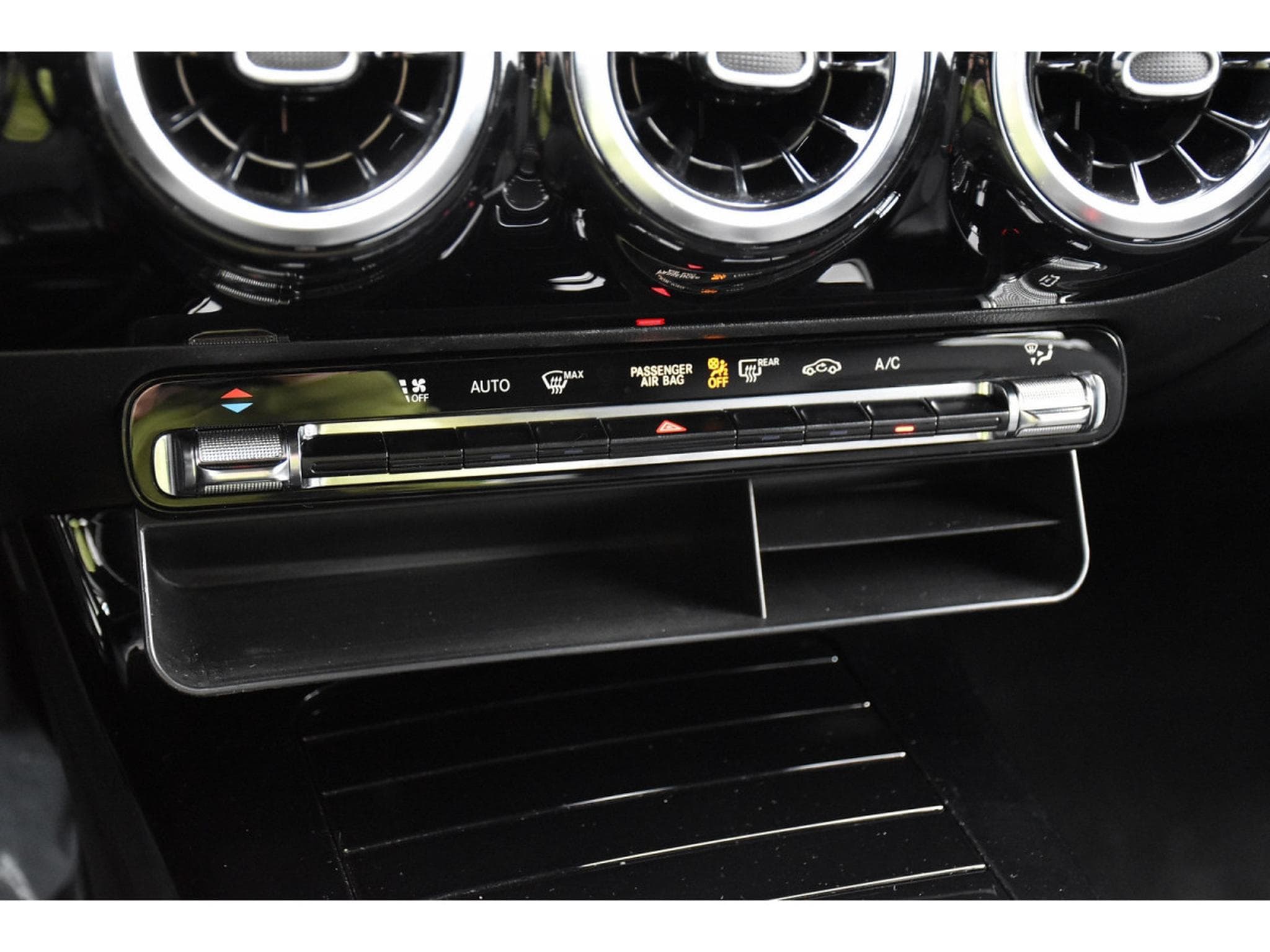 Mercedes A 180 CDI Style 7G-Tronic GPS LANE SIDE PARK (2021) - Foto 18