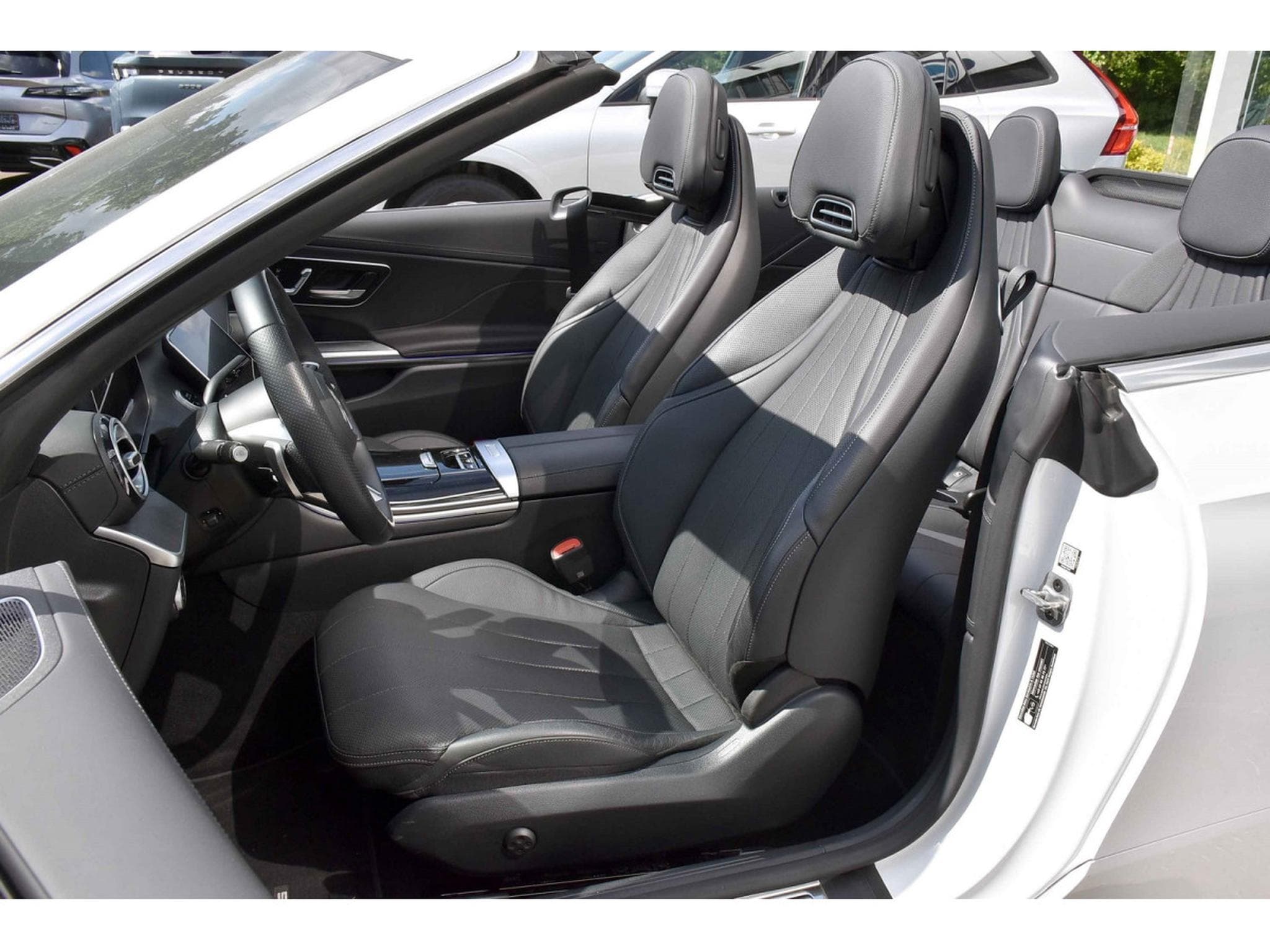 Mercedes CLE 200 AMG Line 9G-Tronic MEMO SG VENT DISTRONIC SIDE AIRSCARF 1°M. (2025) - Foto 8