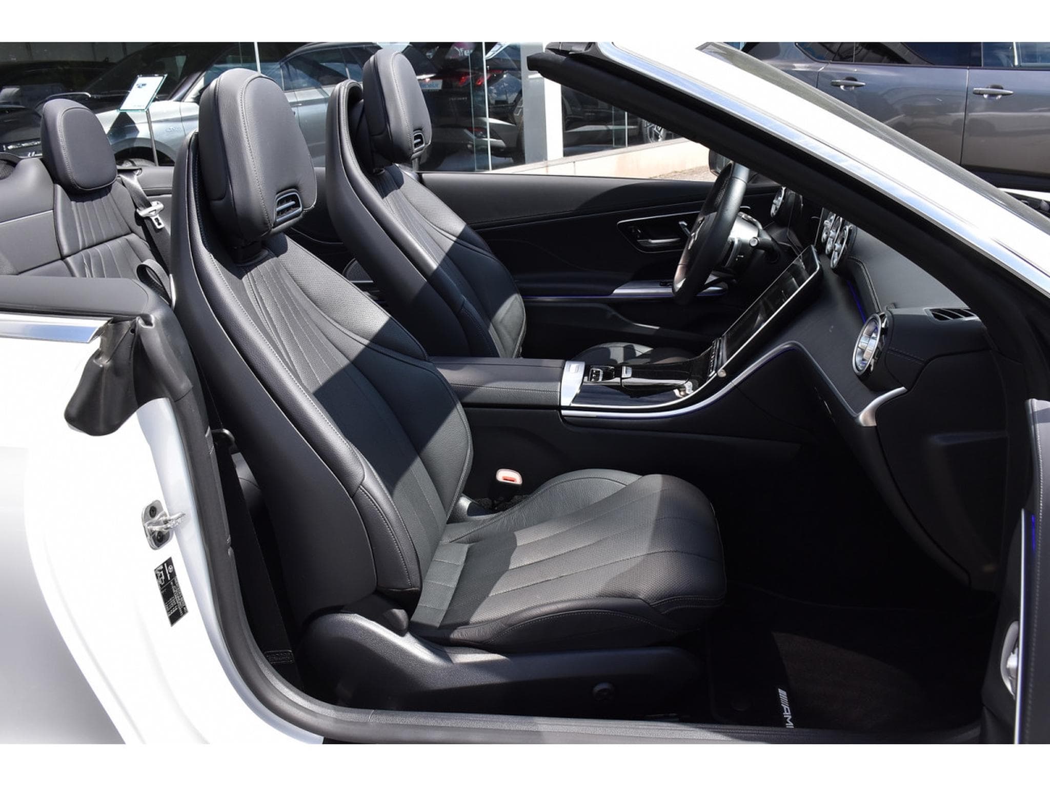 Mercedes CLE 200 AMG Line 9G-Tronic MEMO SG VENT DISTRONIC SIDE AIRSCARF 1°M. (2025) - Foto 9
