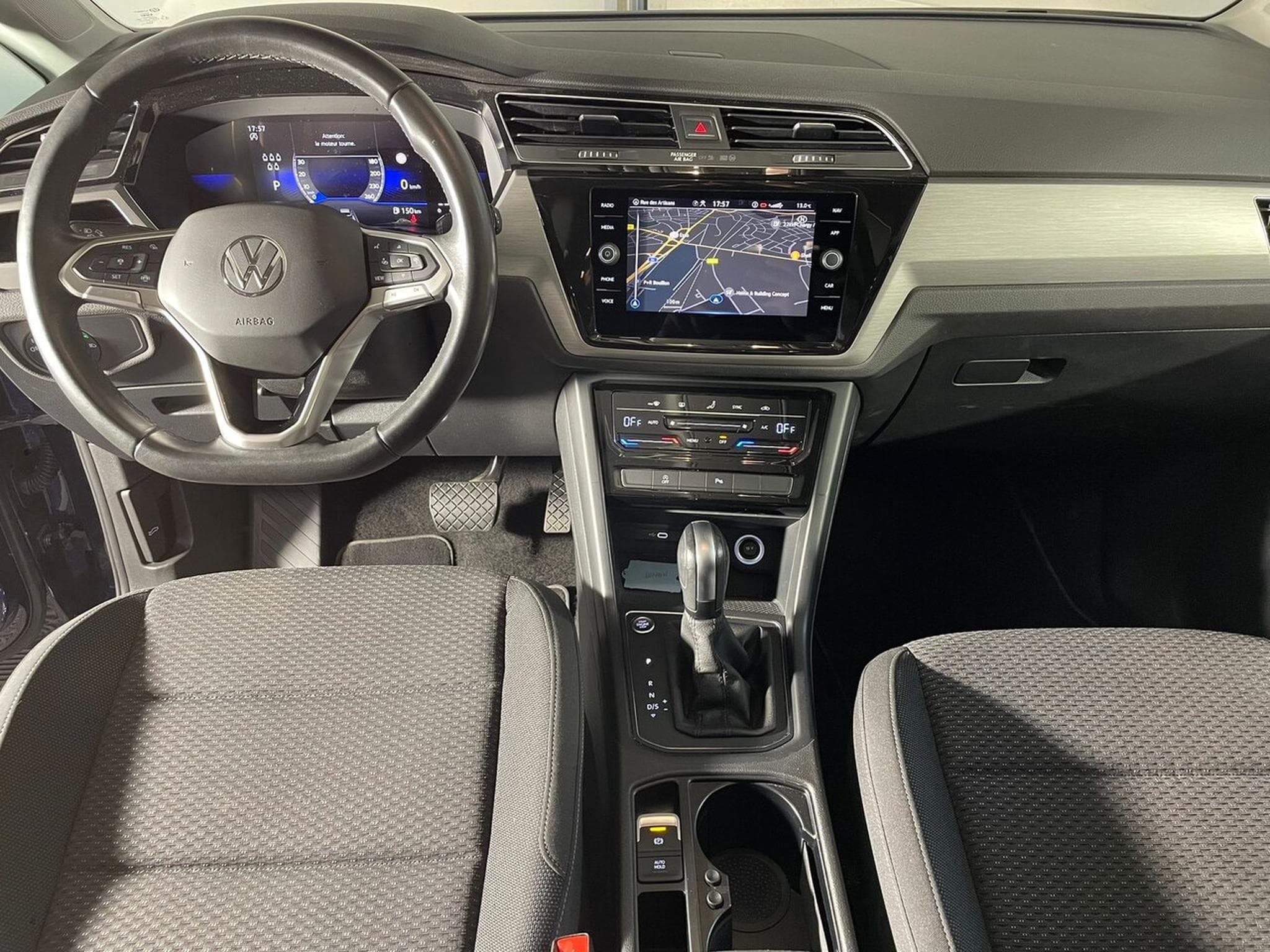 VW Touran 2.0 TDI 150 DSG LOUNGE GPS 7 PL (2023) - Photo 3