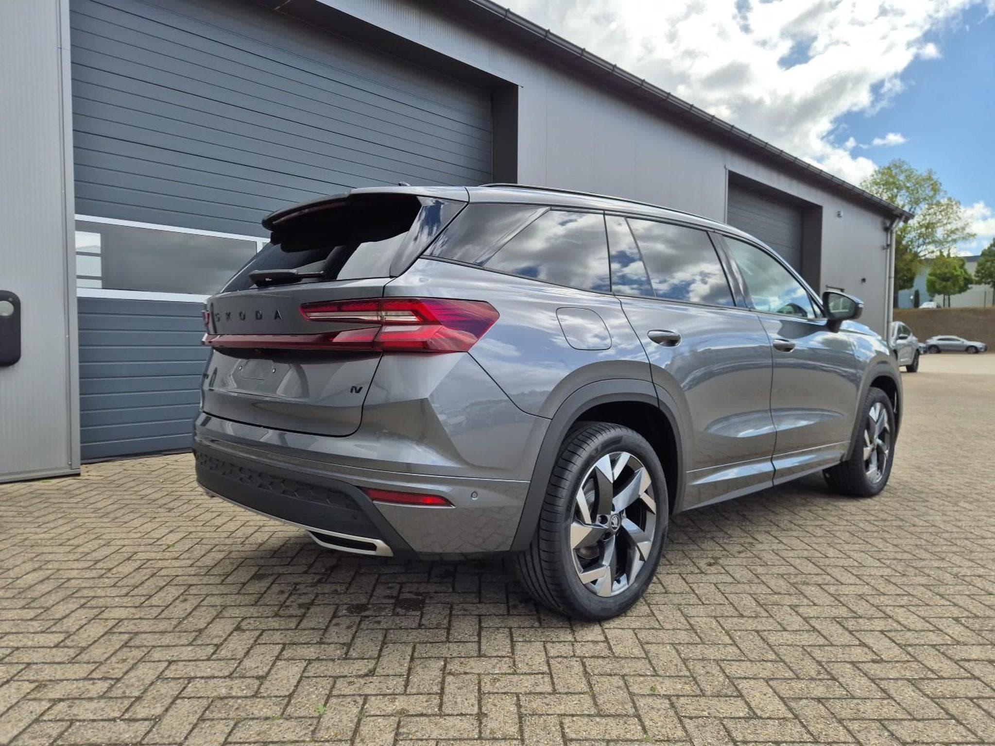 Skoda Kodiaq Sportline 1.5 TSI (2026) - Foto 4