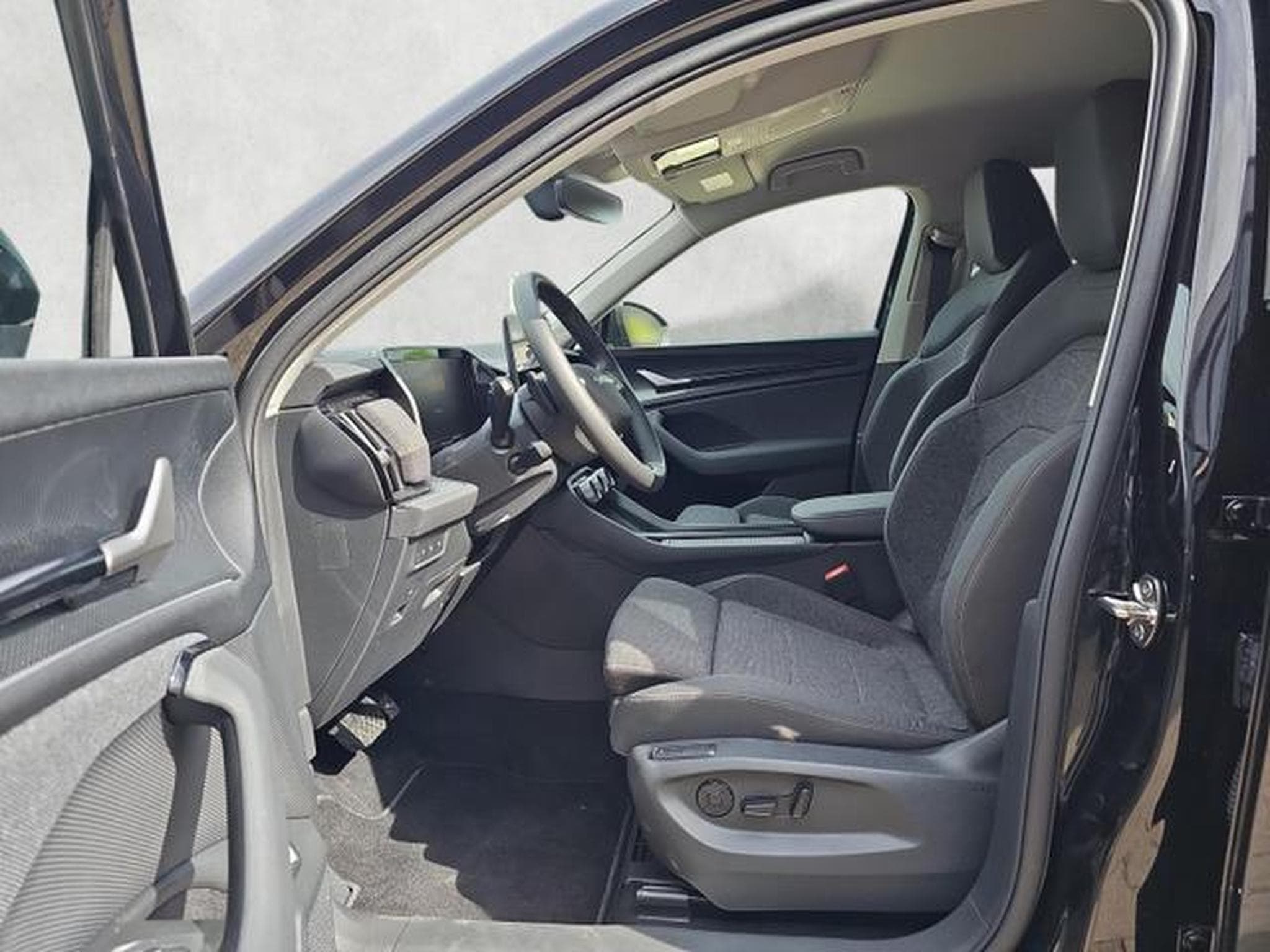Skoda Kodiaq 1.5 TSI mHEV 110 kW Selection (2025) - Foto 9
