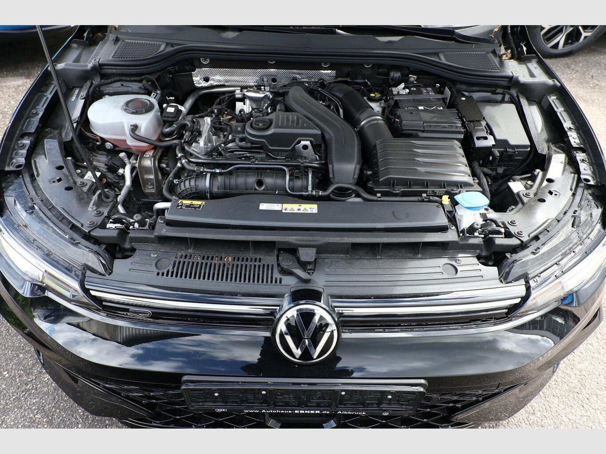VW Golf R-Line (2024) - Photo 12