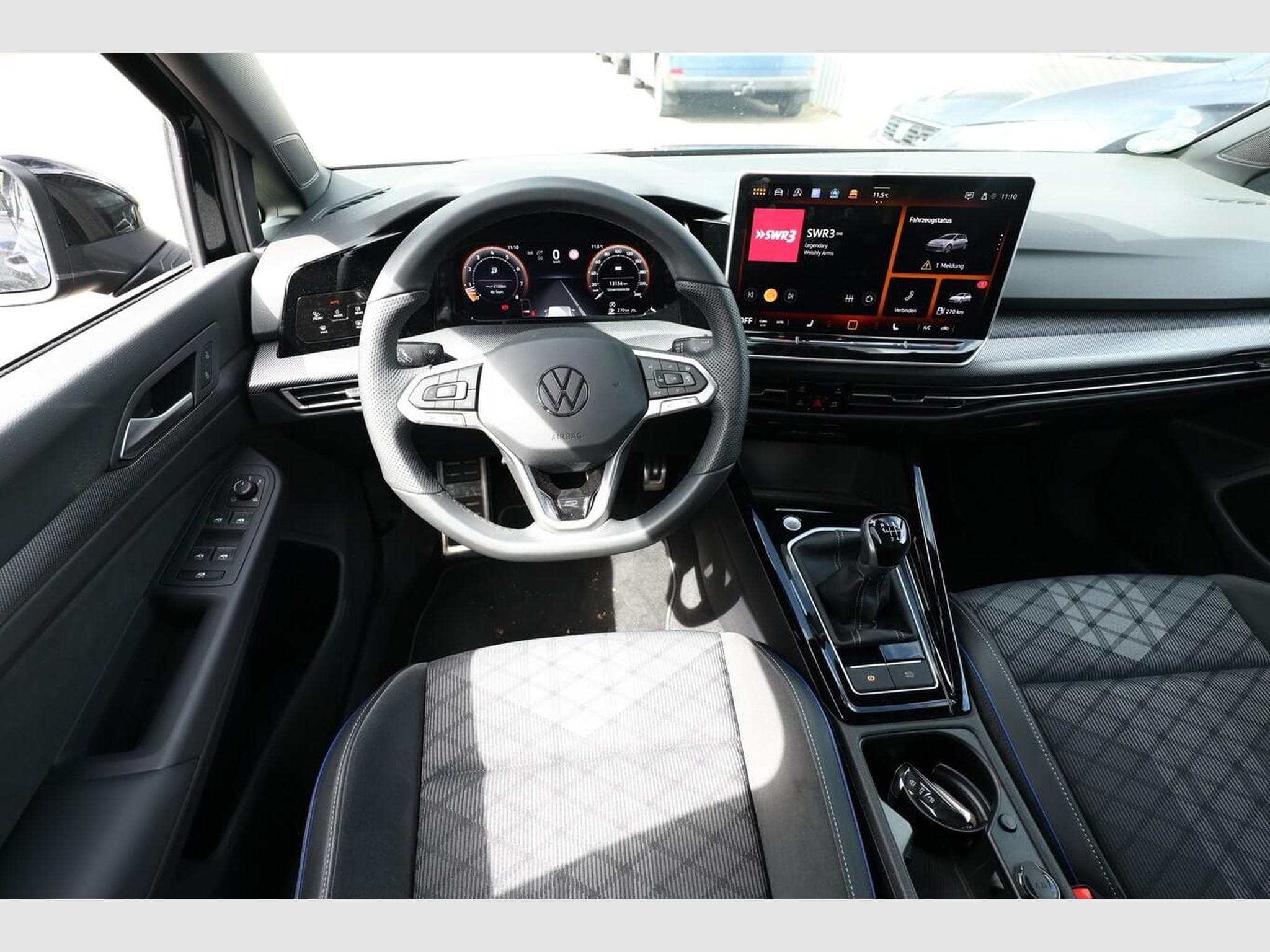 VW Golf R-Line (2024) - Photo 7
