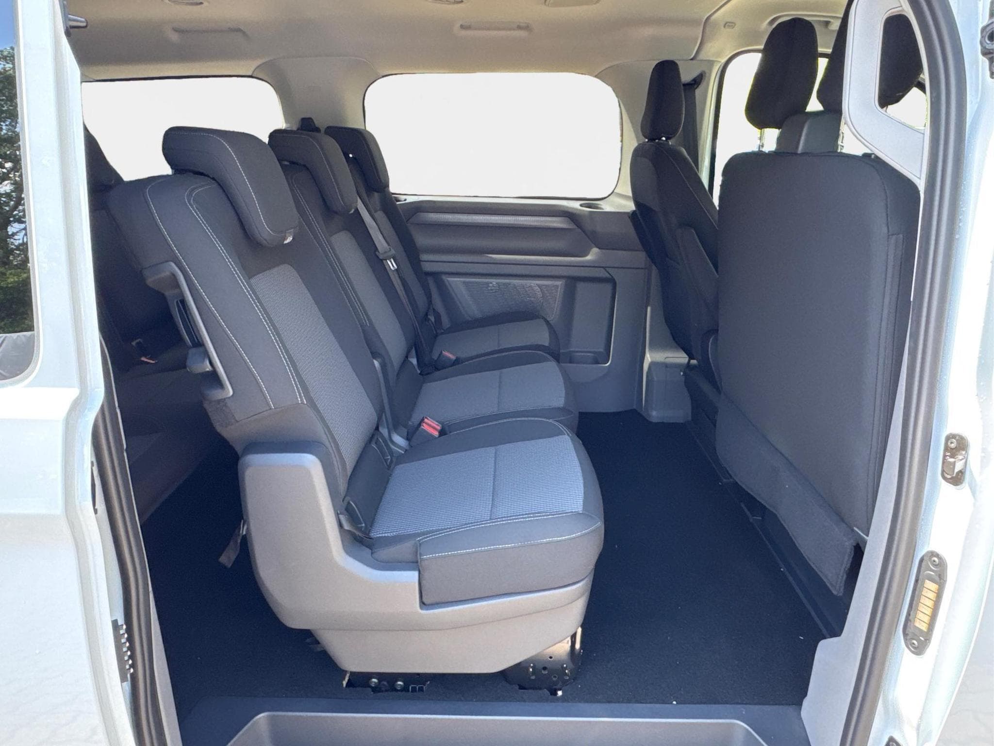 VW T7 Basis (2026) - Photo 16