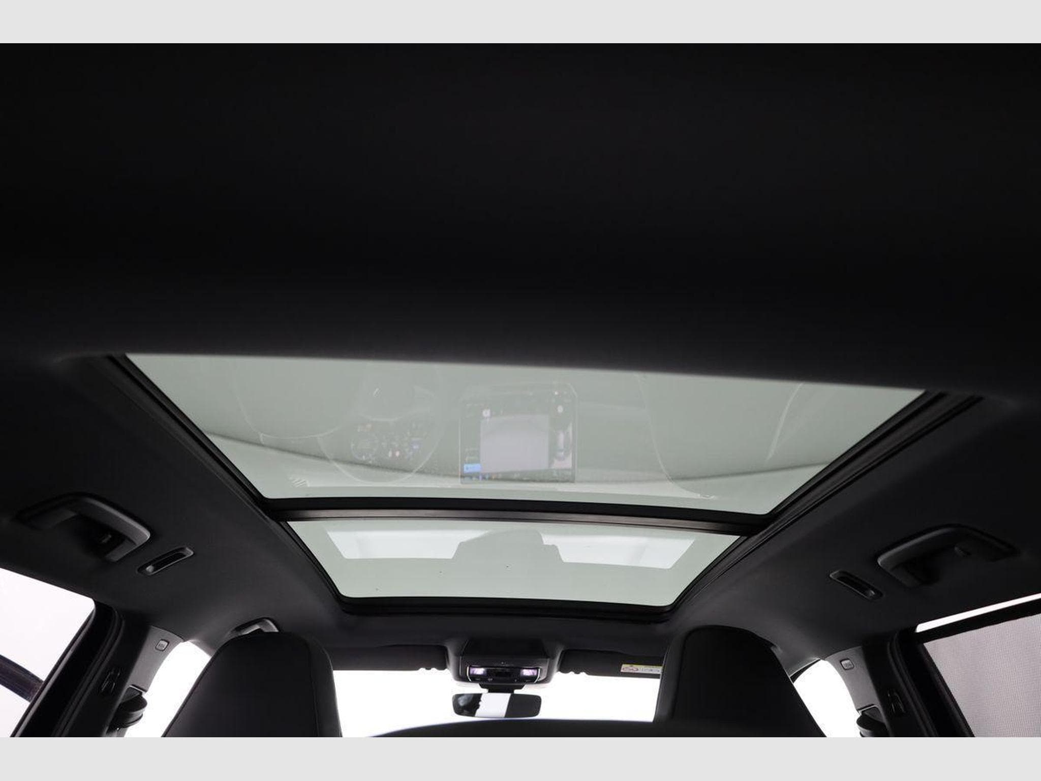 VW Tayron 1.5 TSI eHybrid 150 kW R-Line (2025) - Photo 17