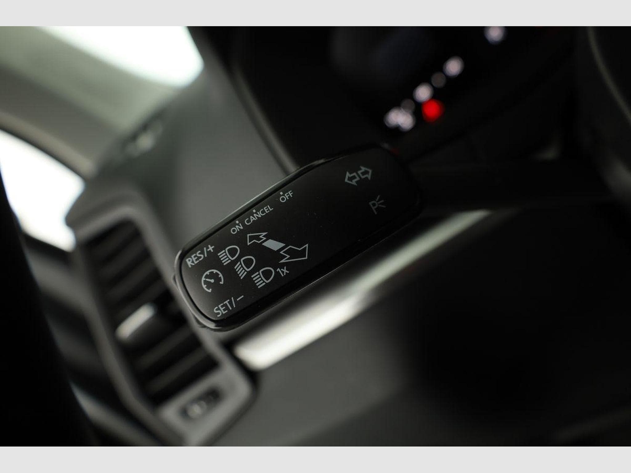 Skoda Karoq Selection (2026) - Foto 9