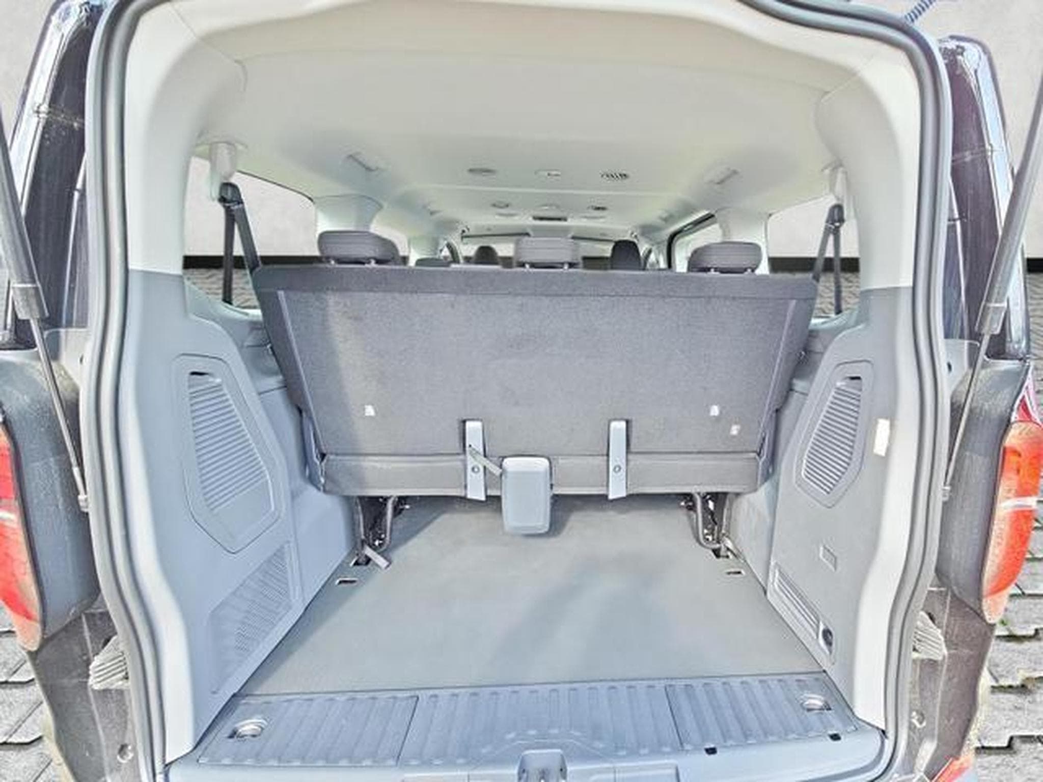 VW T7 2.0 TDI 81 kW KR (2025) - Foto 14