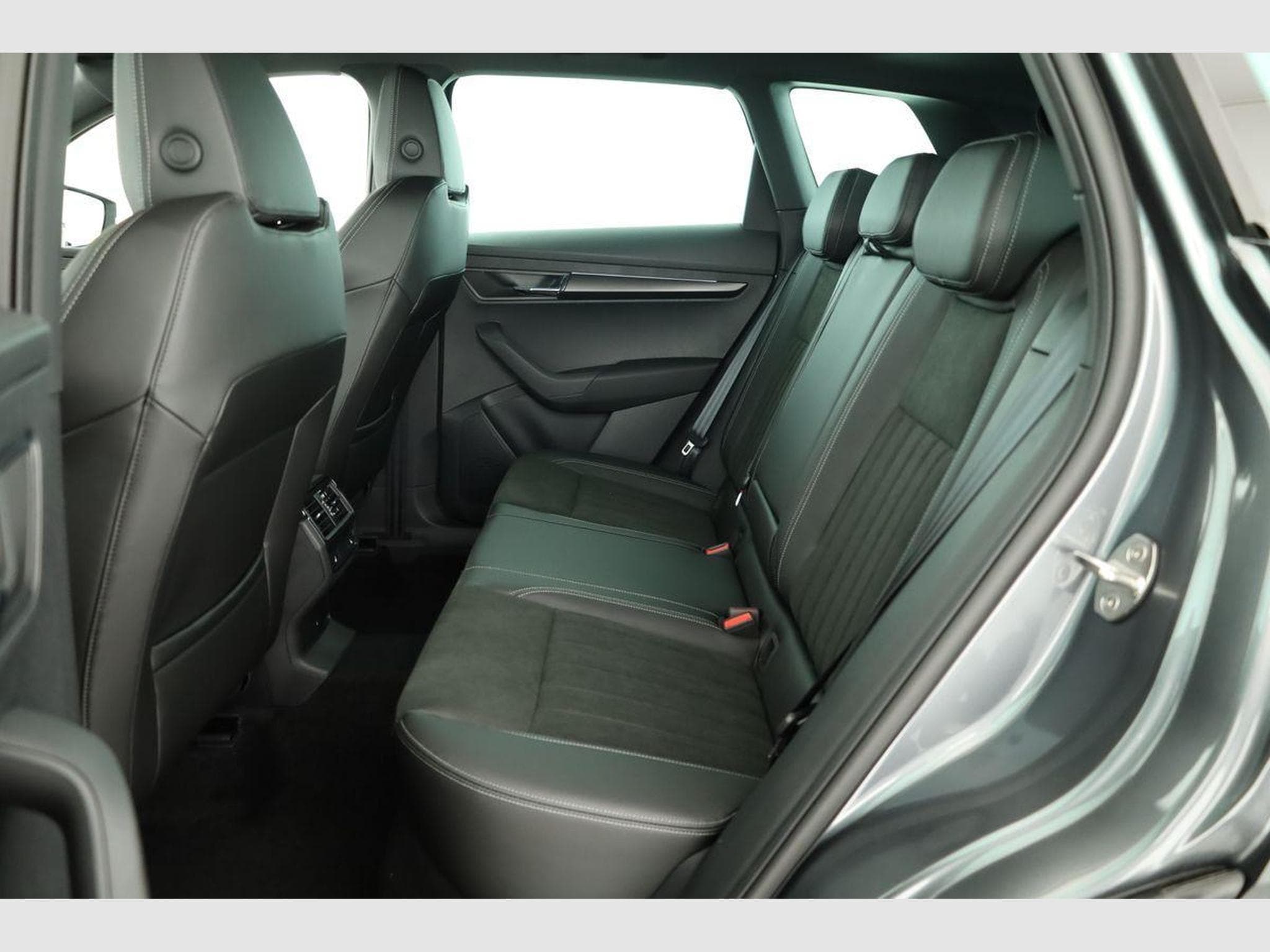 Skoda Karoq Sportline 4x4 (2026) - Foto 11