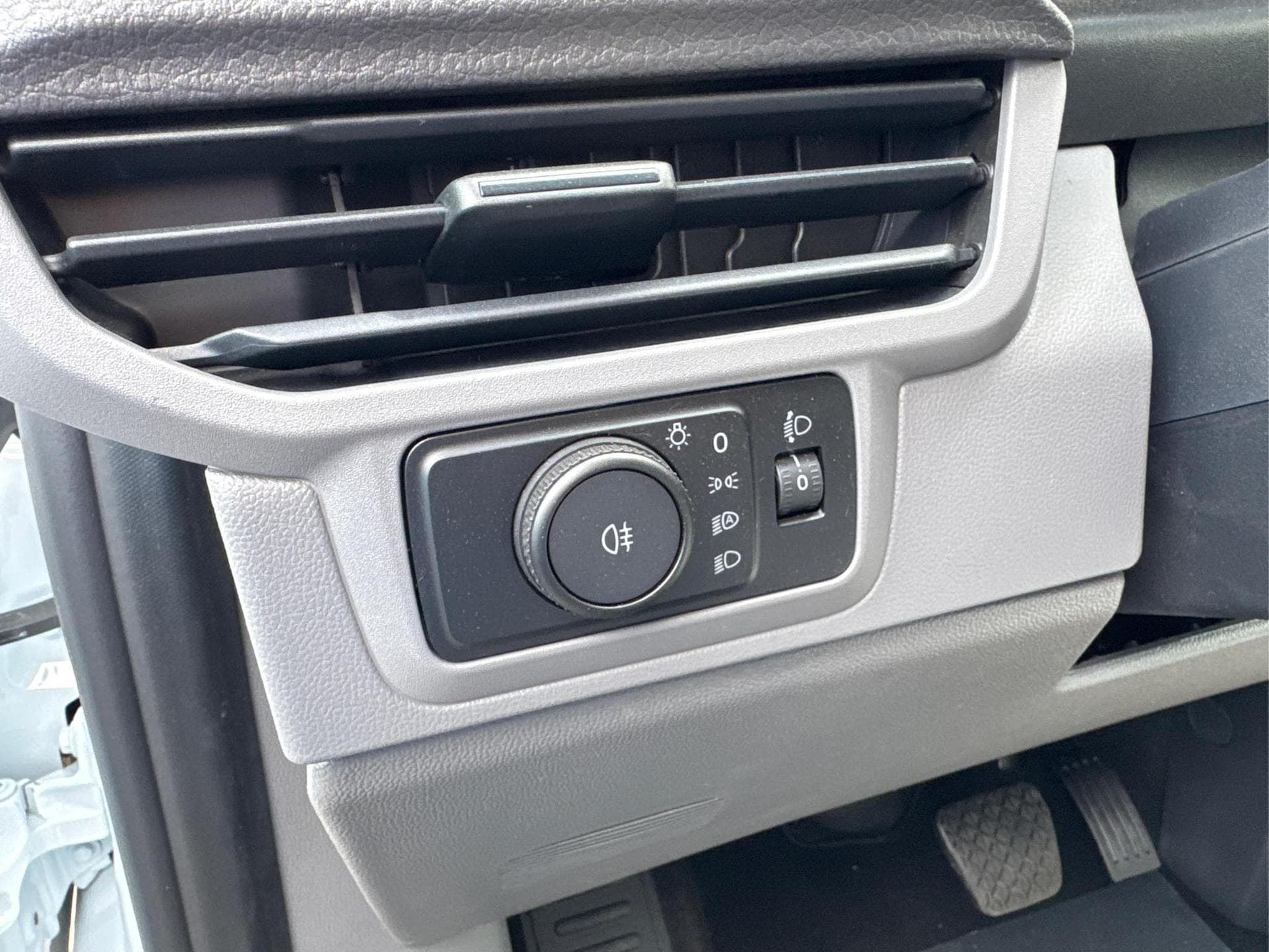 VW T7 Basis (2026) - Foto 12