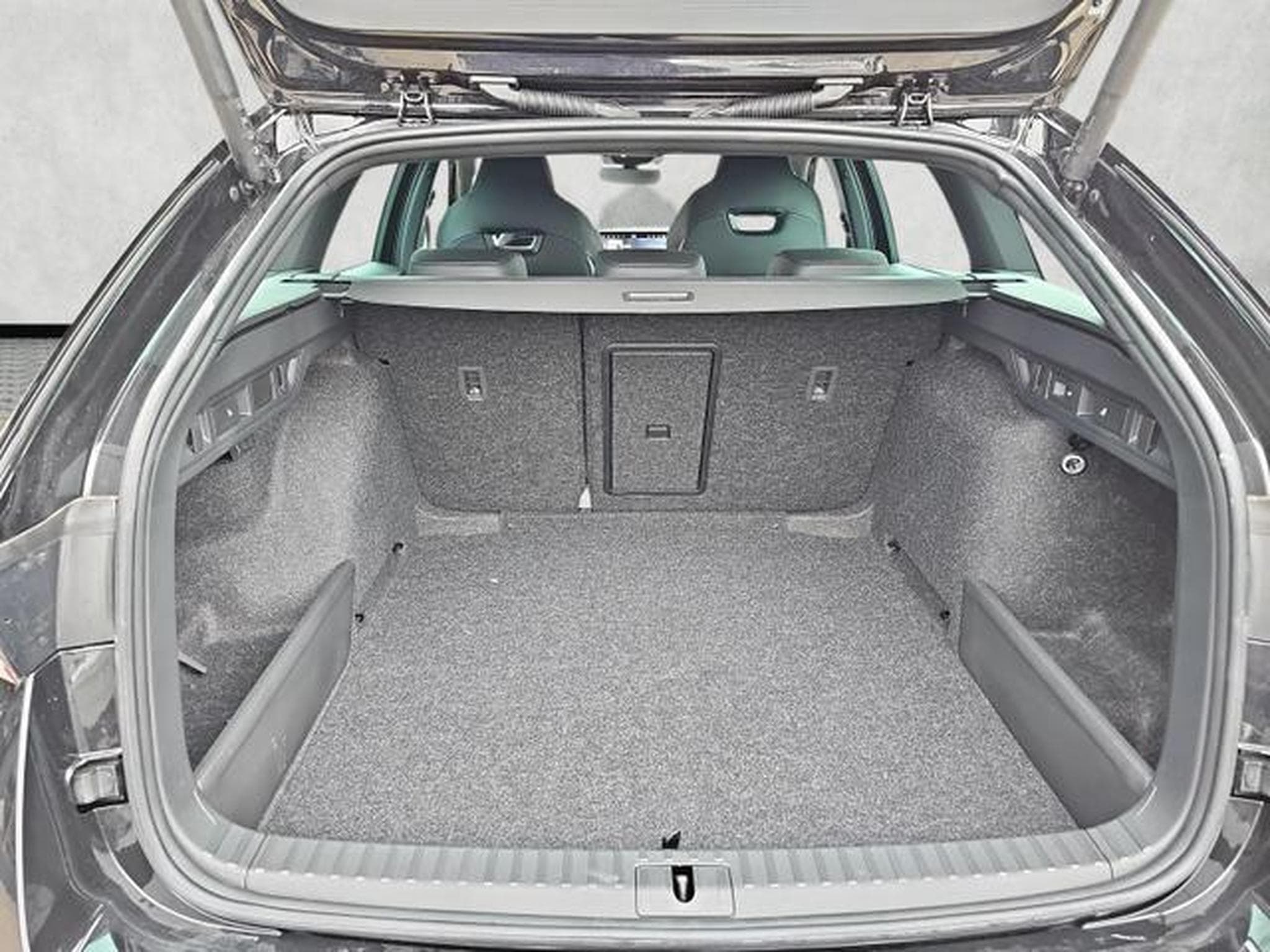 Skoda Octavia 2.0 TDI 110 kW Sportline (2025) - Photo 14