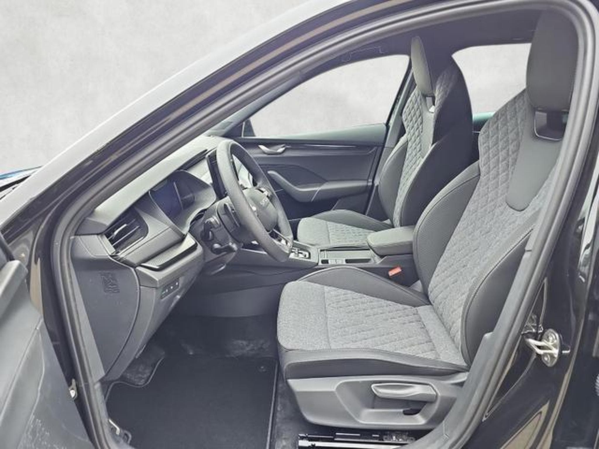 Skoda Octavia 2.0 TDI 110 kW Sportline (2025) - Photo 9