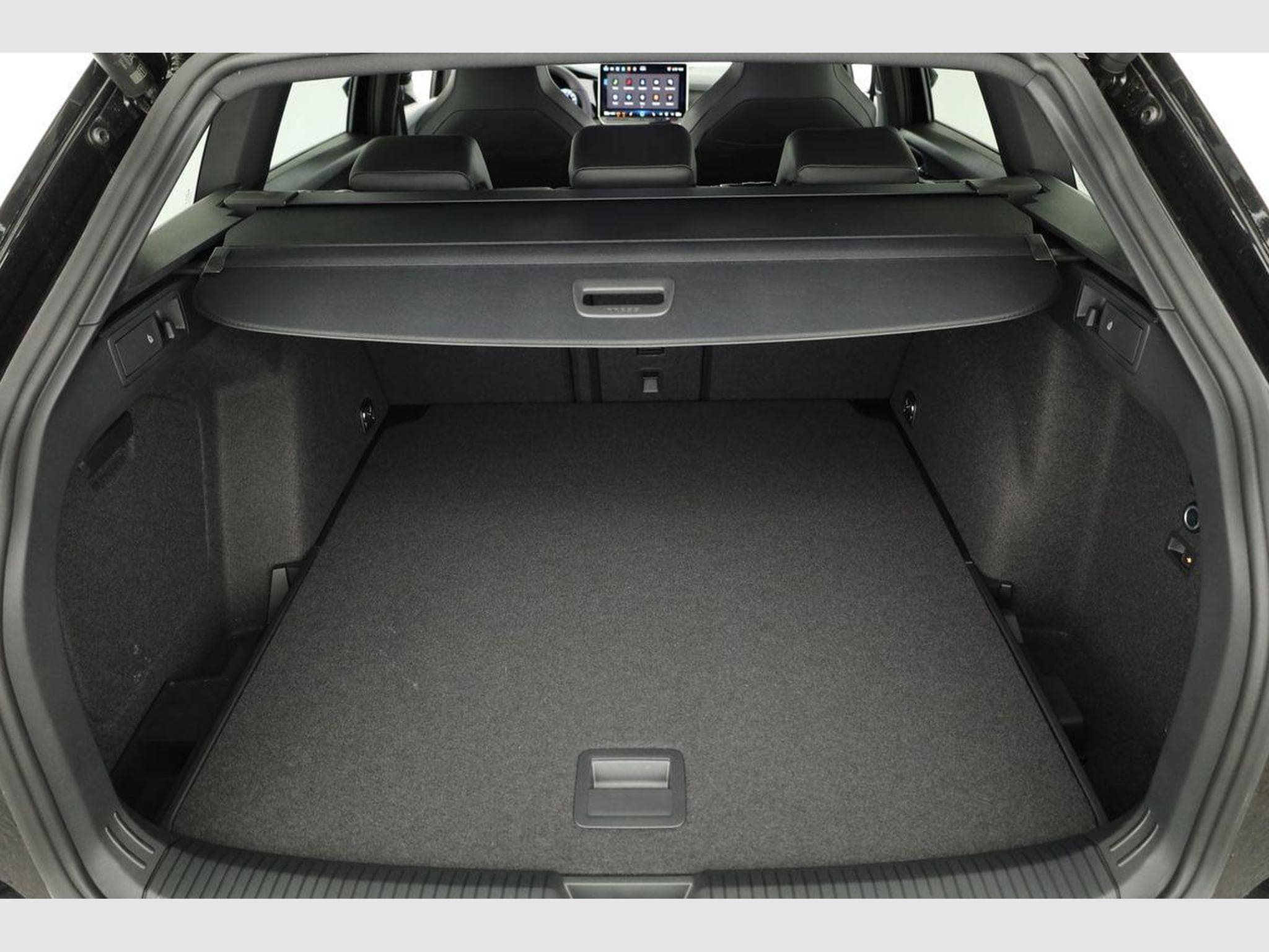 VW Golf Variant 2.0 TSI 150 kW 4Motion R-Line (2026) - Photo 11