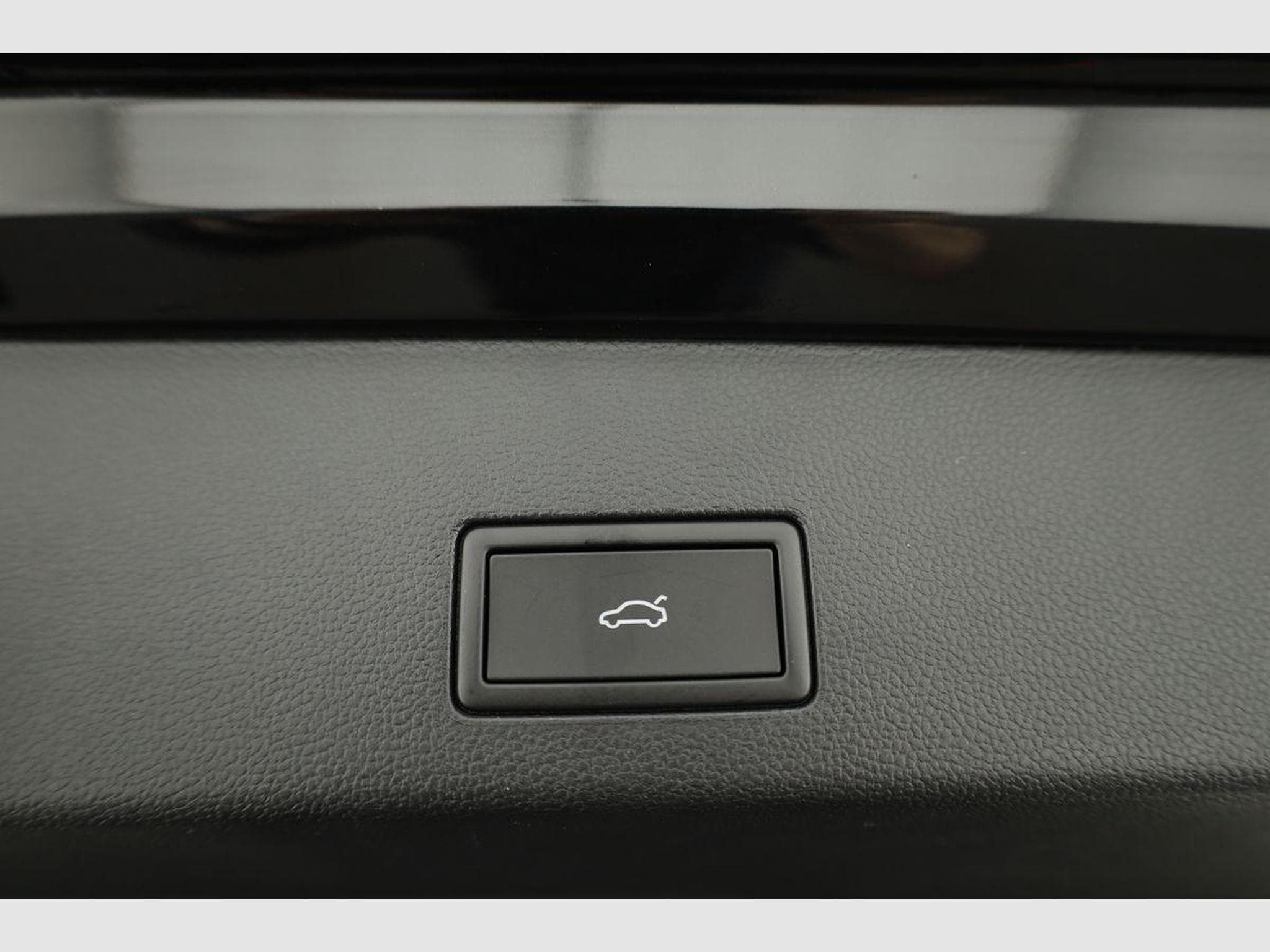 VW Golf Variant 2.0 TSI 150 kW 4Motion R-Line (2026) - Photo 14