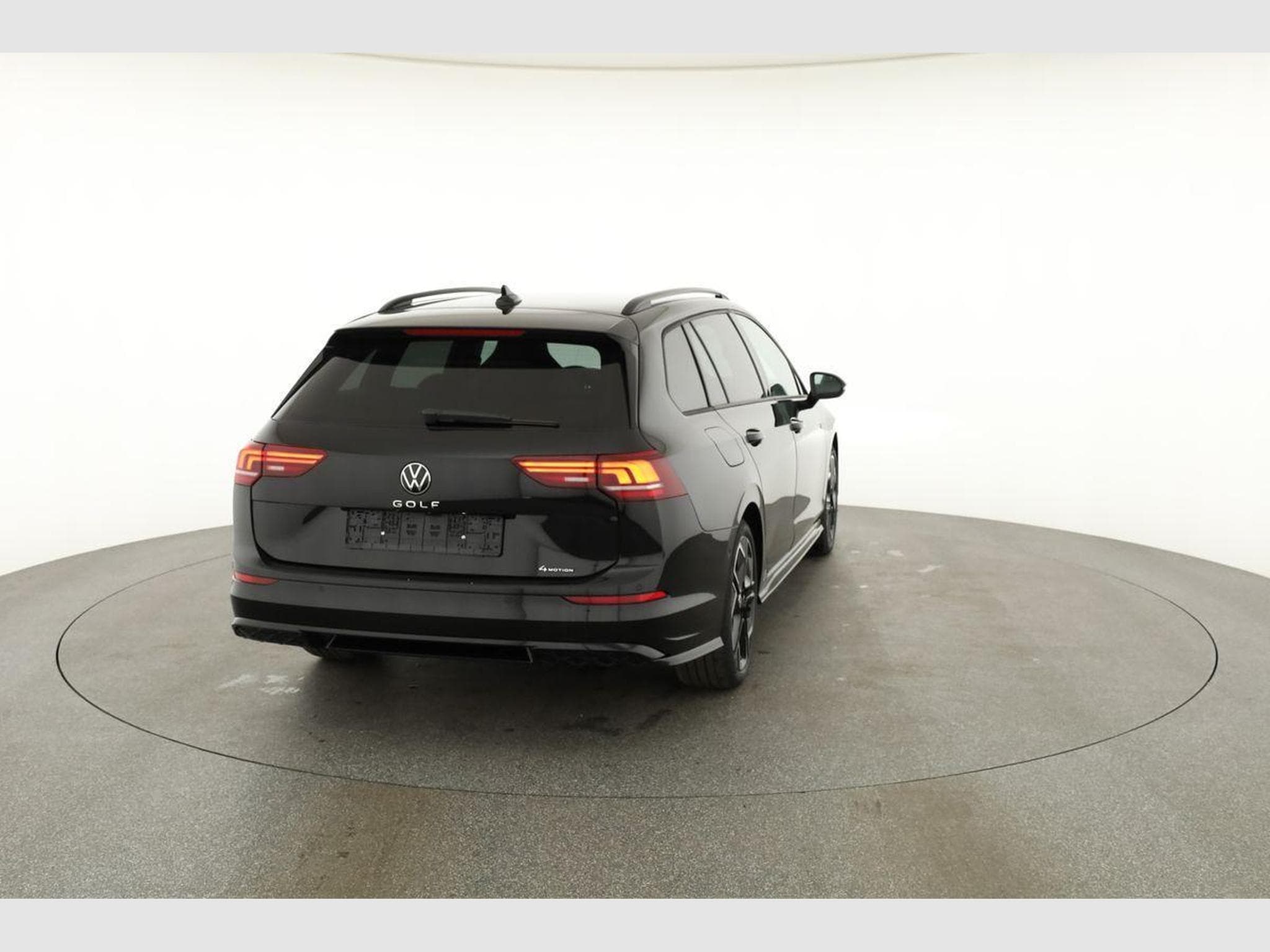 VW Golf Variant 2.0 TSI 150 kW 4Motion R-Line (2026) - Photo 17