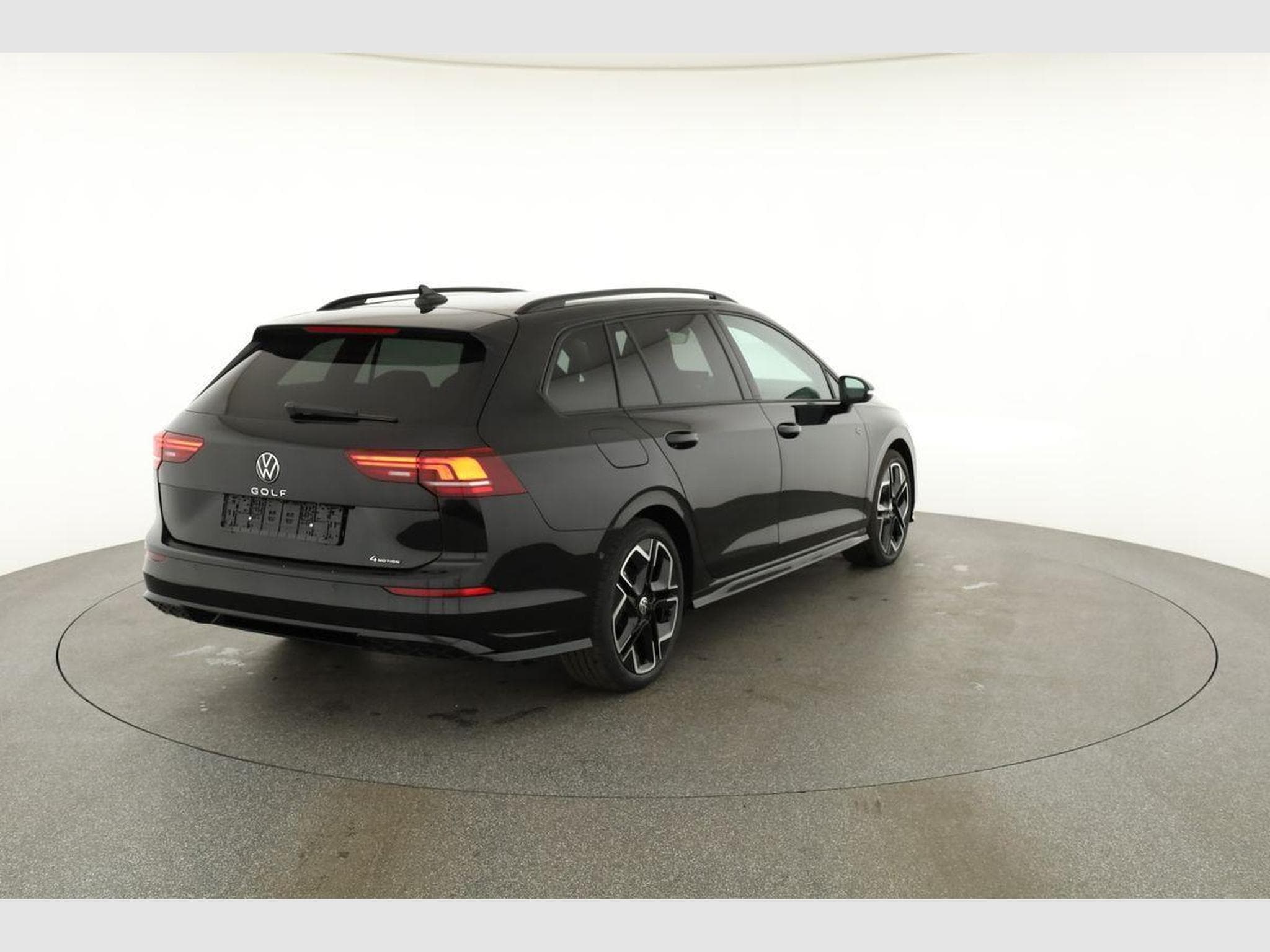 VW Golf Variant 2.0 TSI 150 kW 4Motion R-Line (2026) - Photo 18