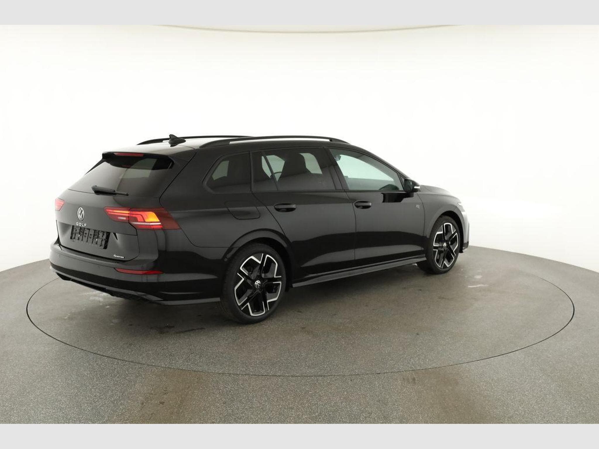 VW Golf Variant 2.0 TSI 150 kW 4Motion R-Line (2026) - Photo 19
