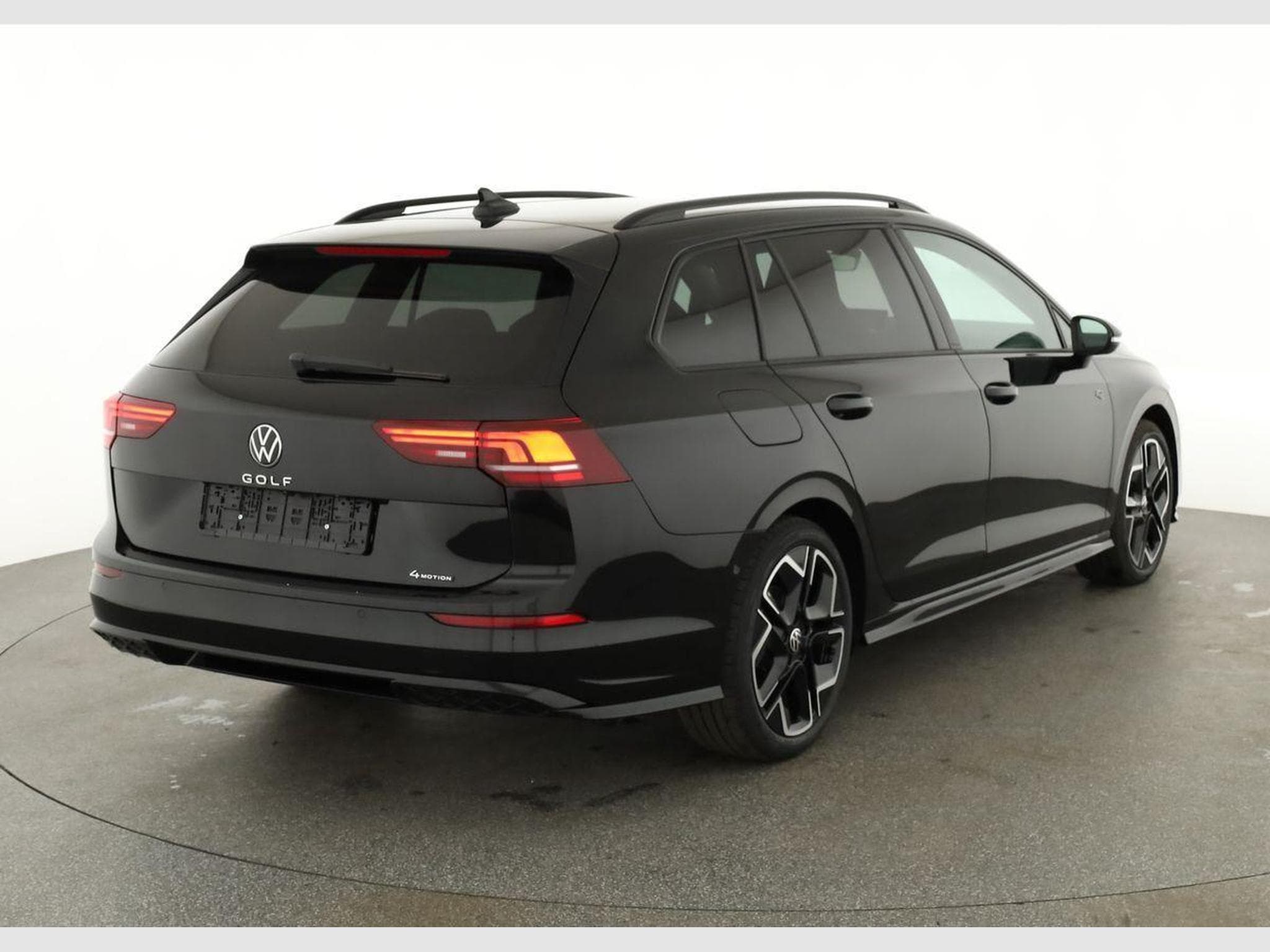 VW Golf Variant 2.0 TSI 150 kW 4Motion R-Line (2026) - Photo 2