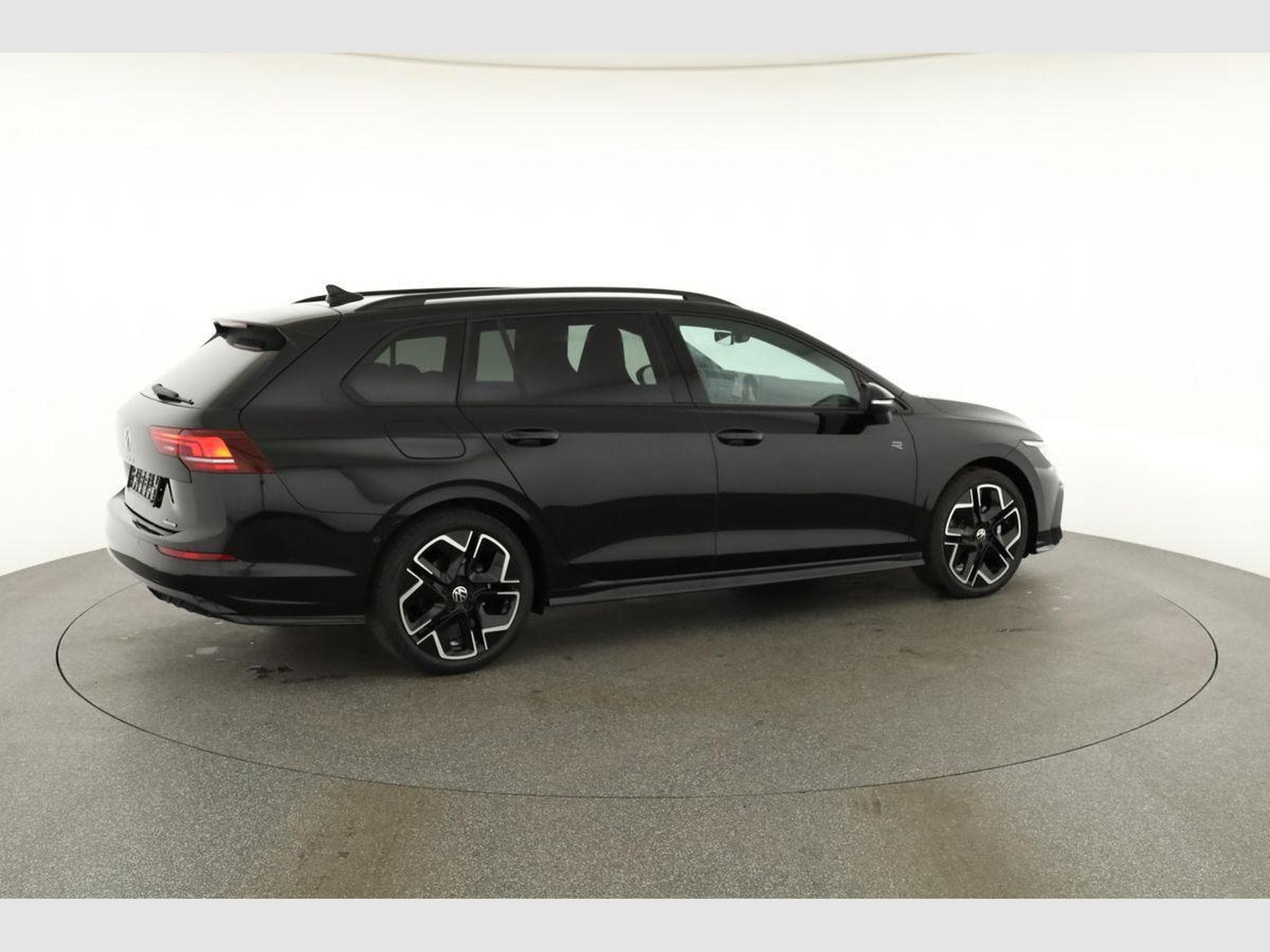 VW Golf Variant 2.0 TSI 150 kW 4Motion R-Line (2026) - Photo 20