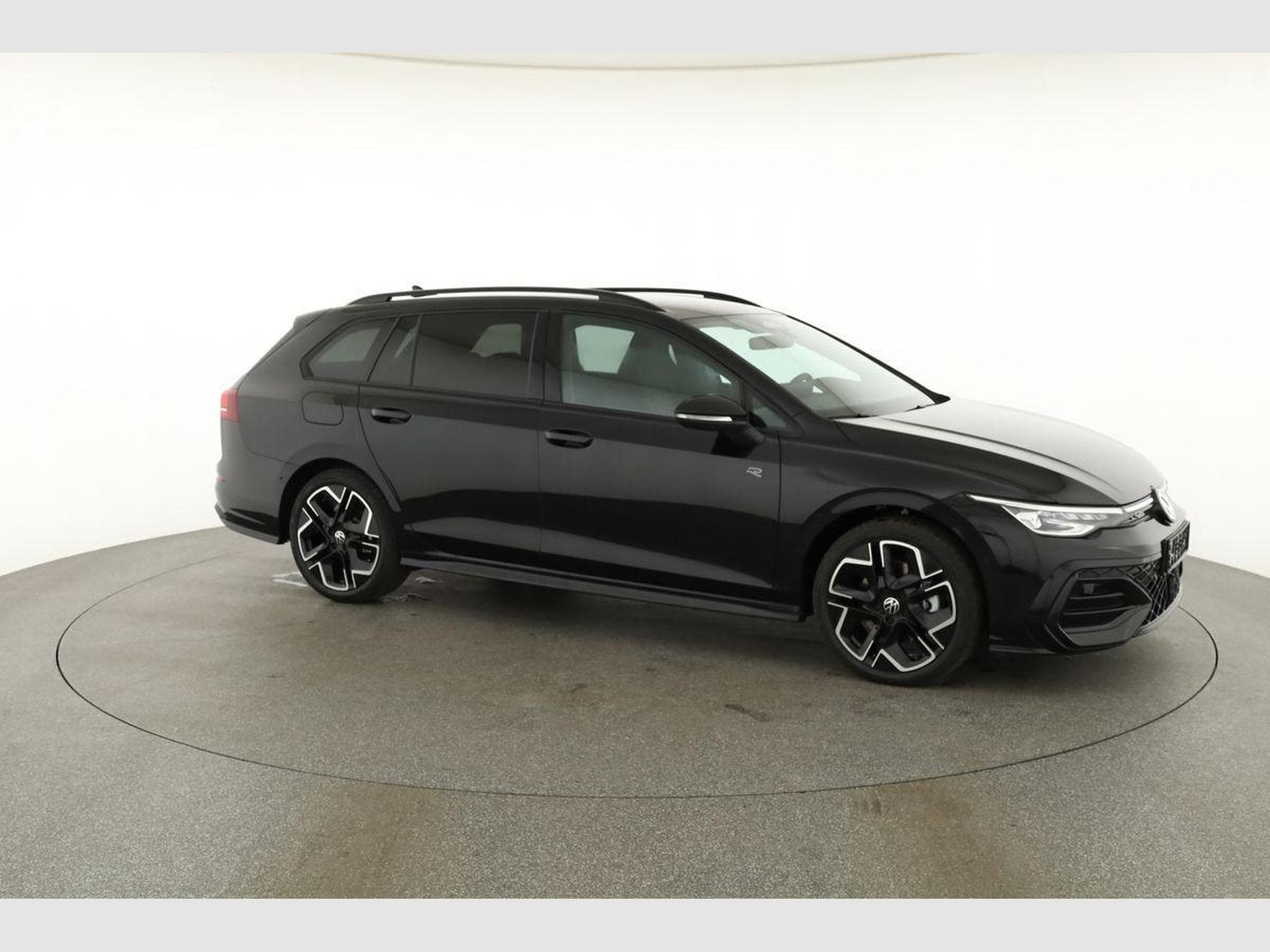 VW Golf Variant 2.0 TSI 150 kW 4Motion R-Line (2026) - Photo 24