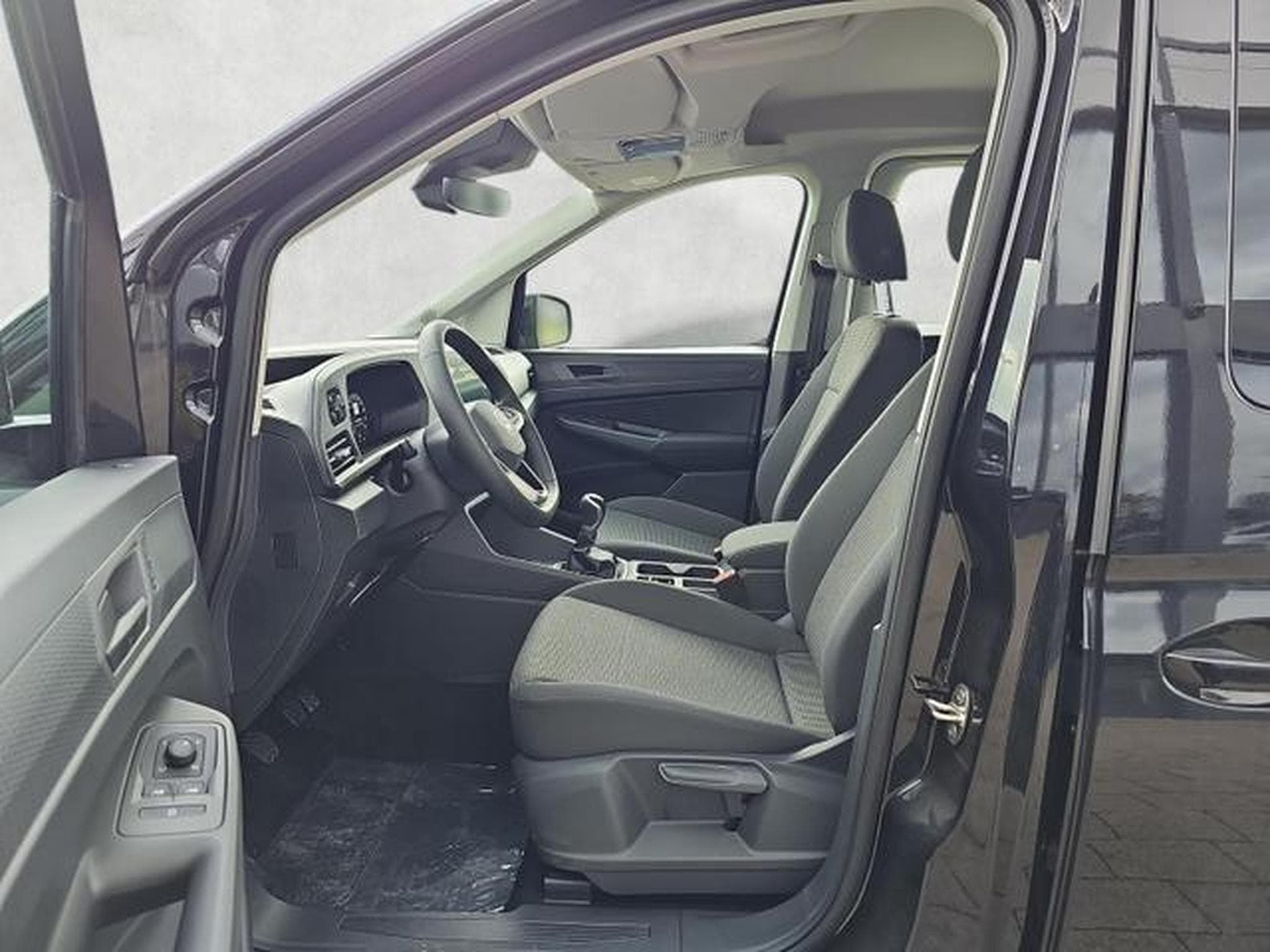 VW Caddy Basis Maxi (2025) - Photo 9