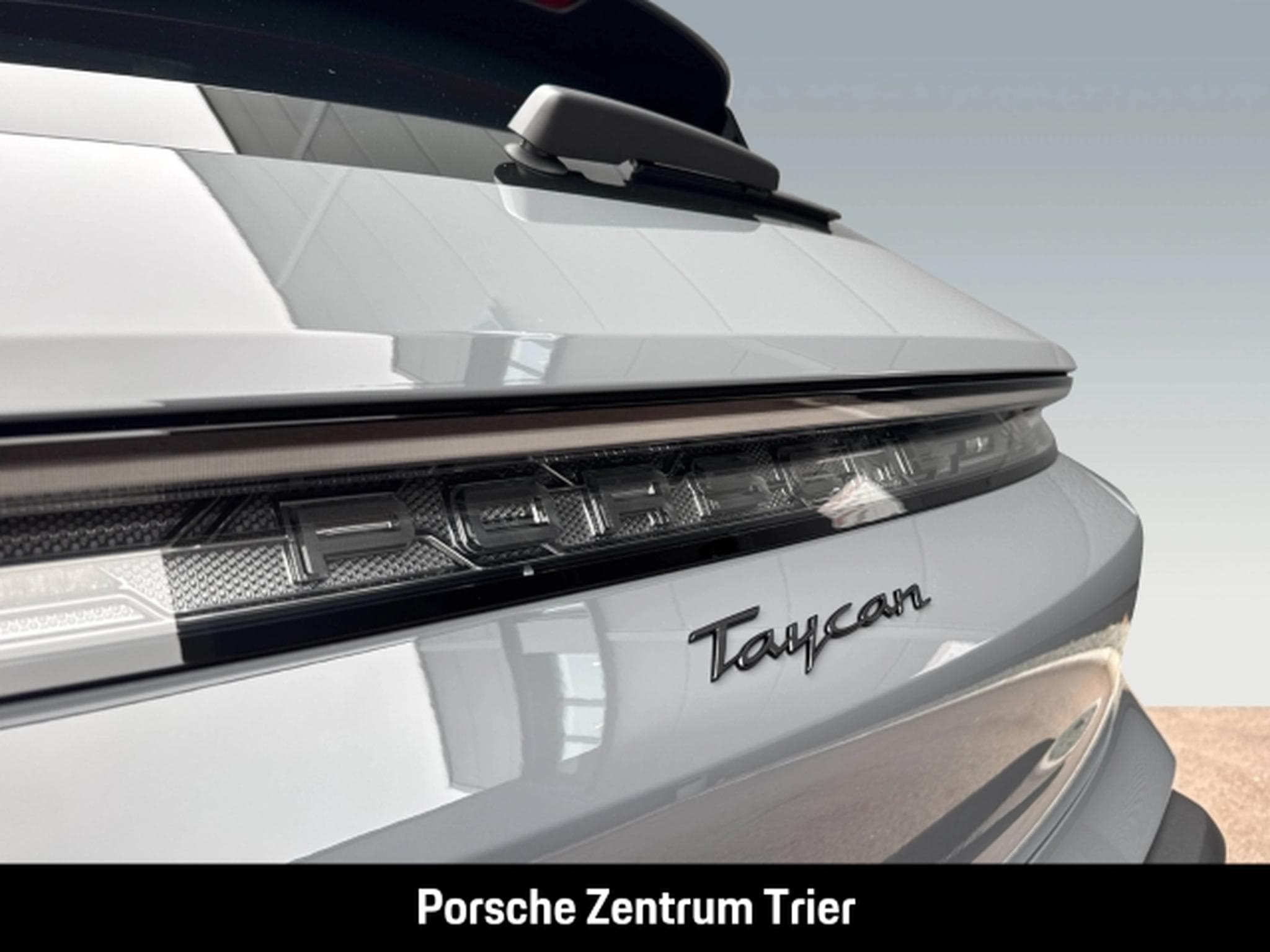 Porsche Taycan Turismo Black Edition InnoDrive LED (2026) - Photo 13