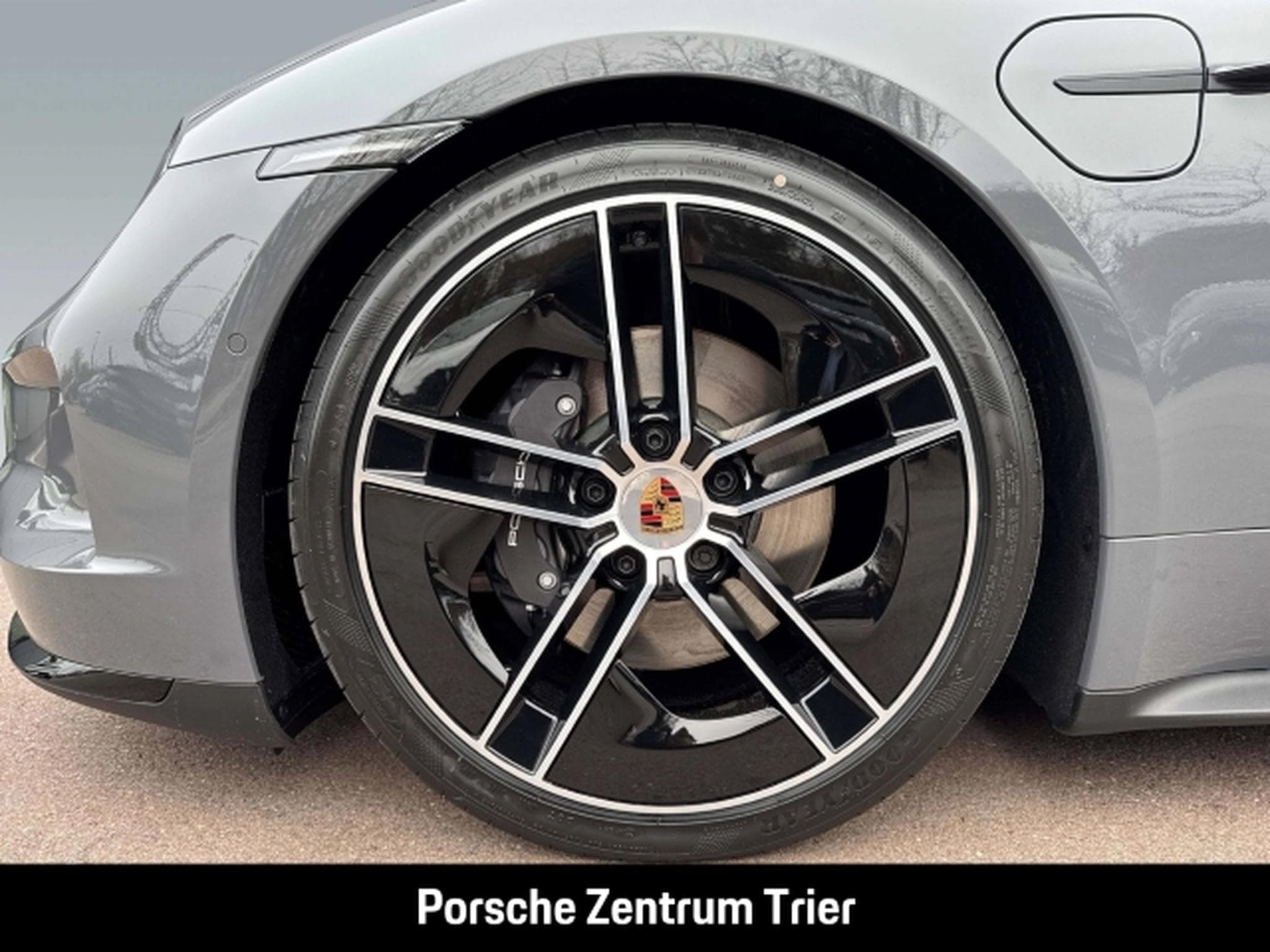 Porsche Taycan Turismo Black Edition InnoDrive LED (2026) - Photo 8