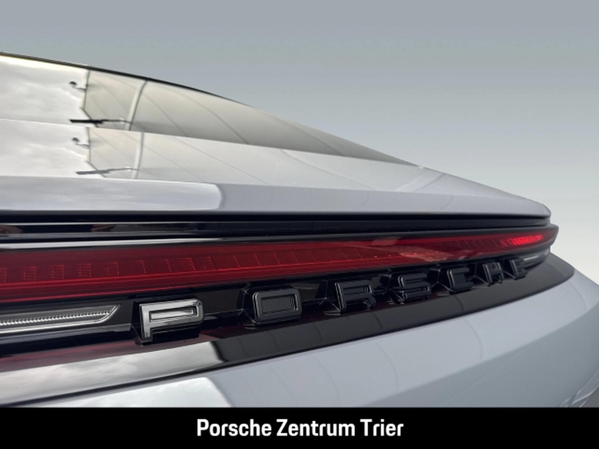 Porsche Panamera E-Hybrid HA-Lenkung InnoDrive HeadUp (2026) - Photo 13
